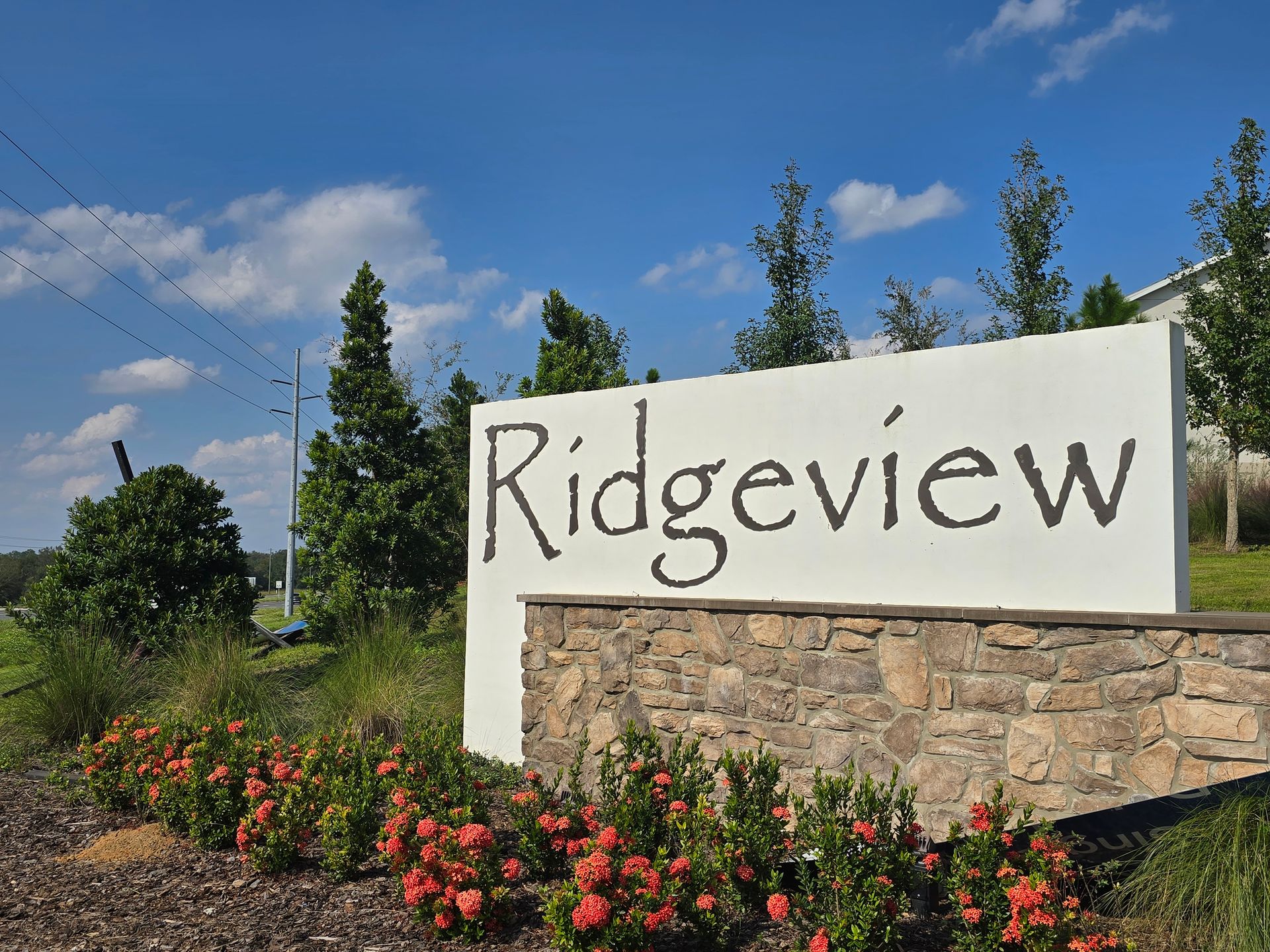 Ridgeview entrance monument