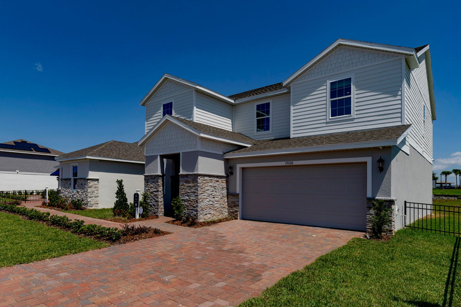 Model center at Trinity Lakes