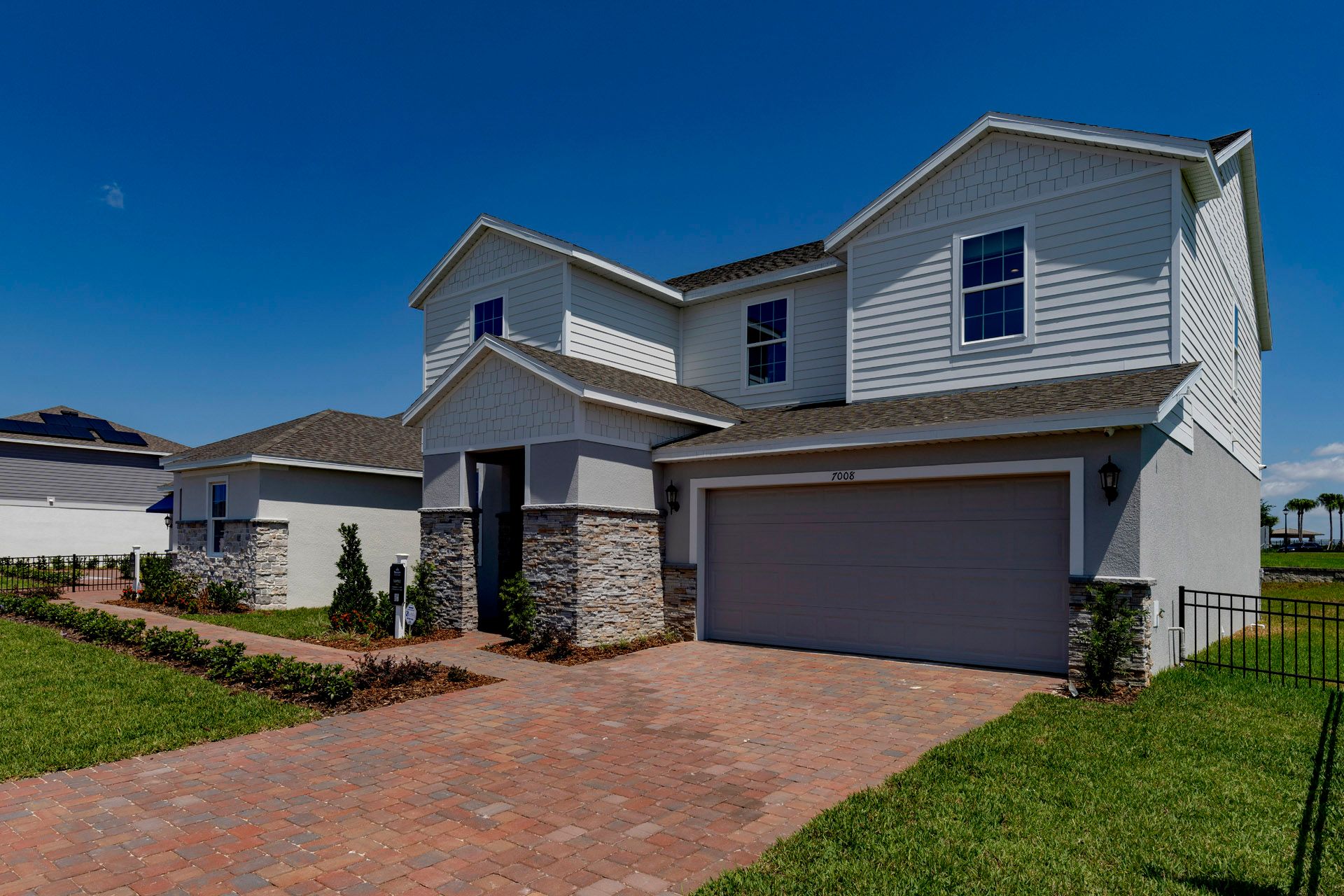 Model center at Trinity Lakes
