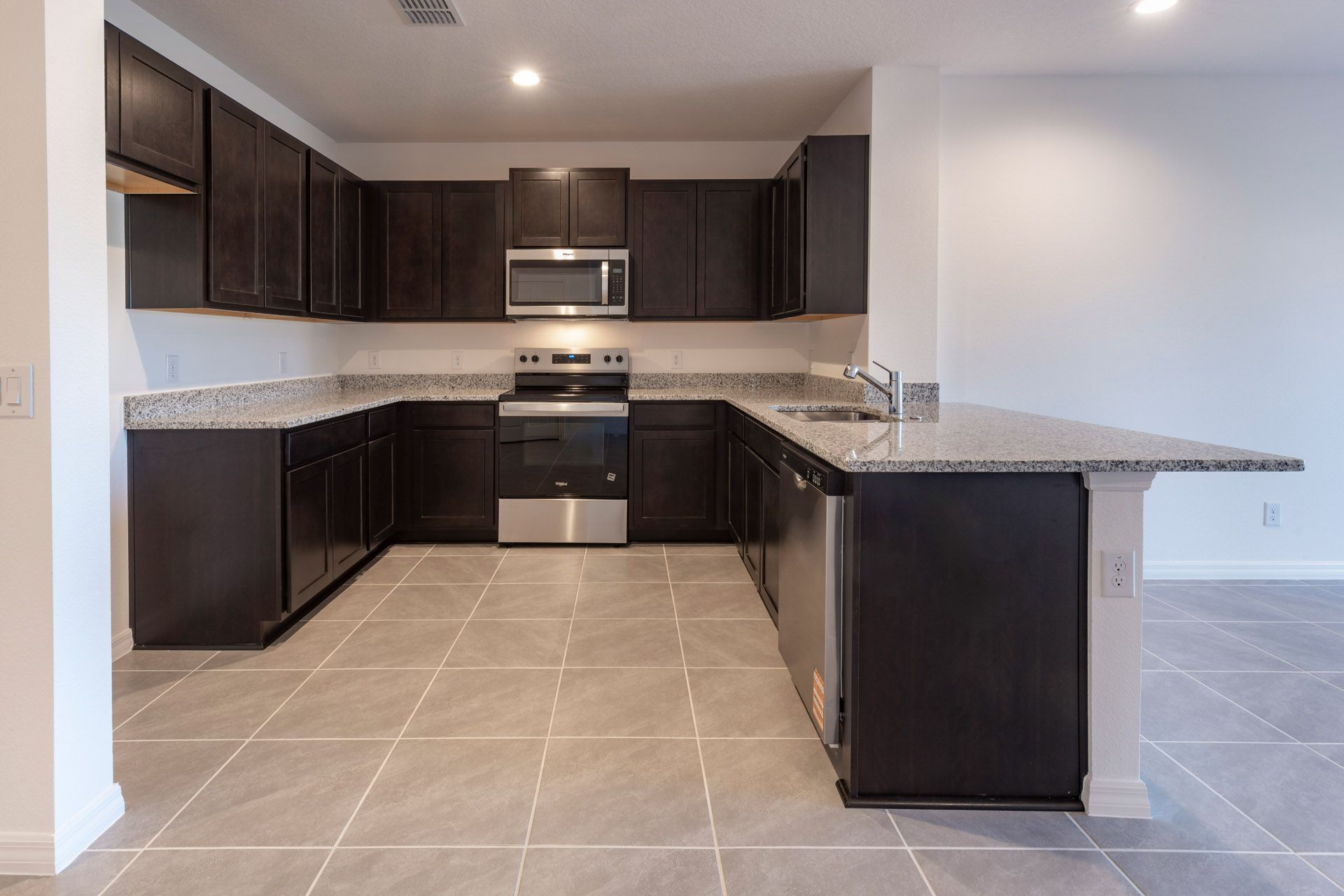 Spacious and Functional Kitchen in Central Florida Townhome