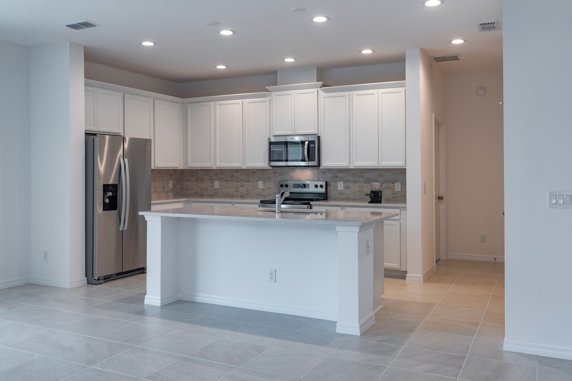Modern Open-Concept Kitchen in Central Florida Home