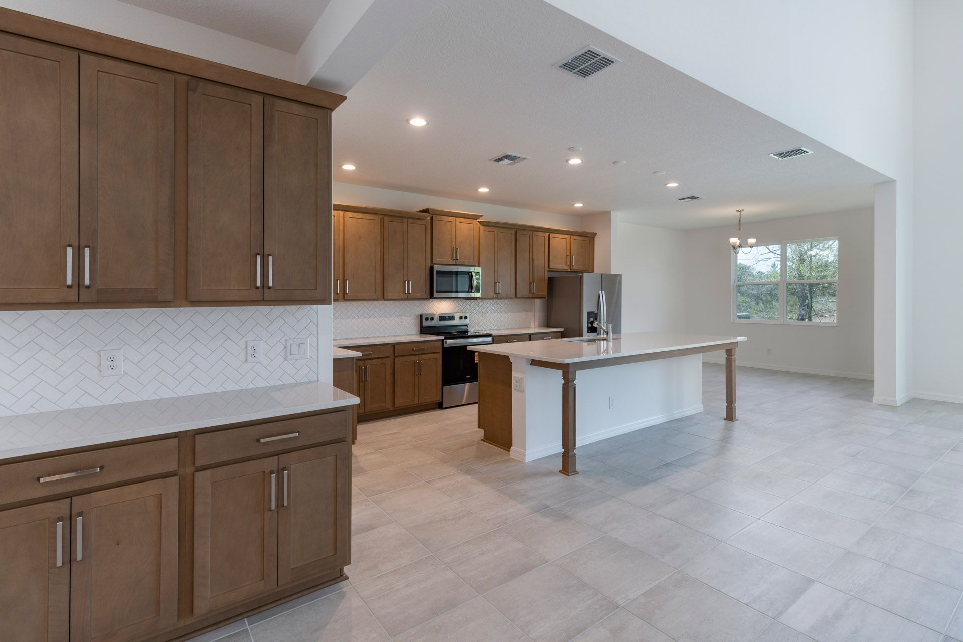Spacious and Functional Kitchen in Central Florida Home