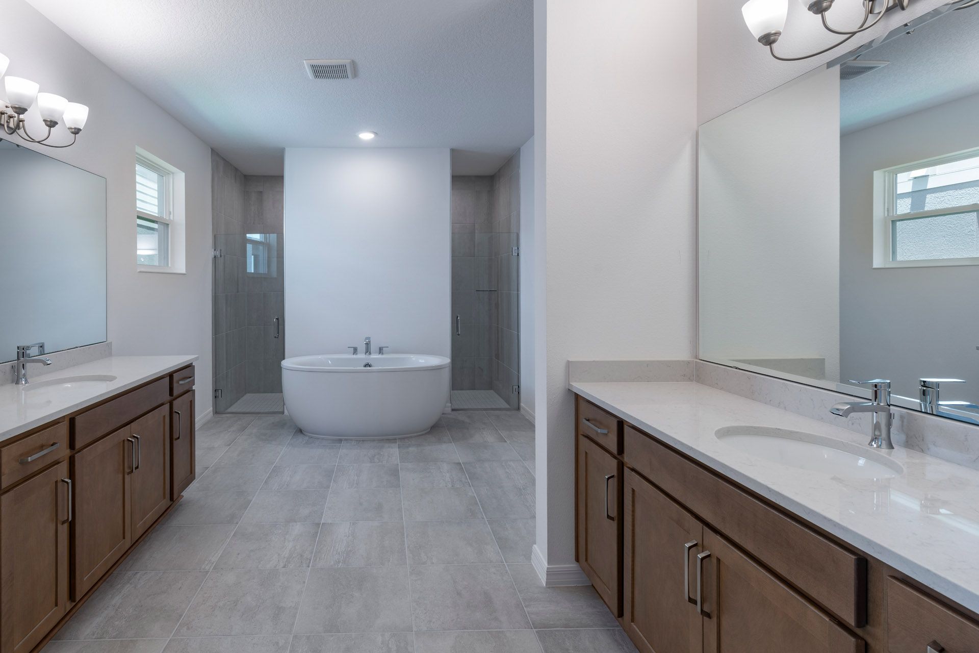 Luxurious Primary Bathroom in Central Florida Home