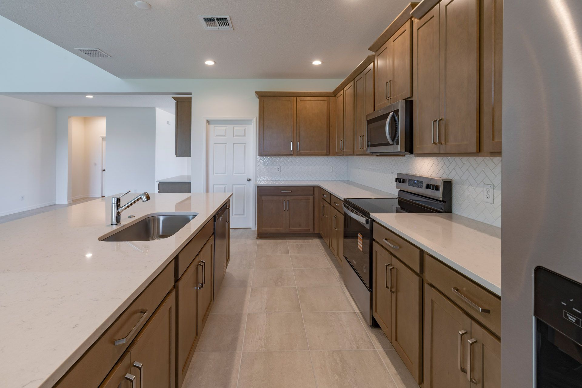 Spacious and Functional Kitchen in Central Florida Home