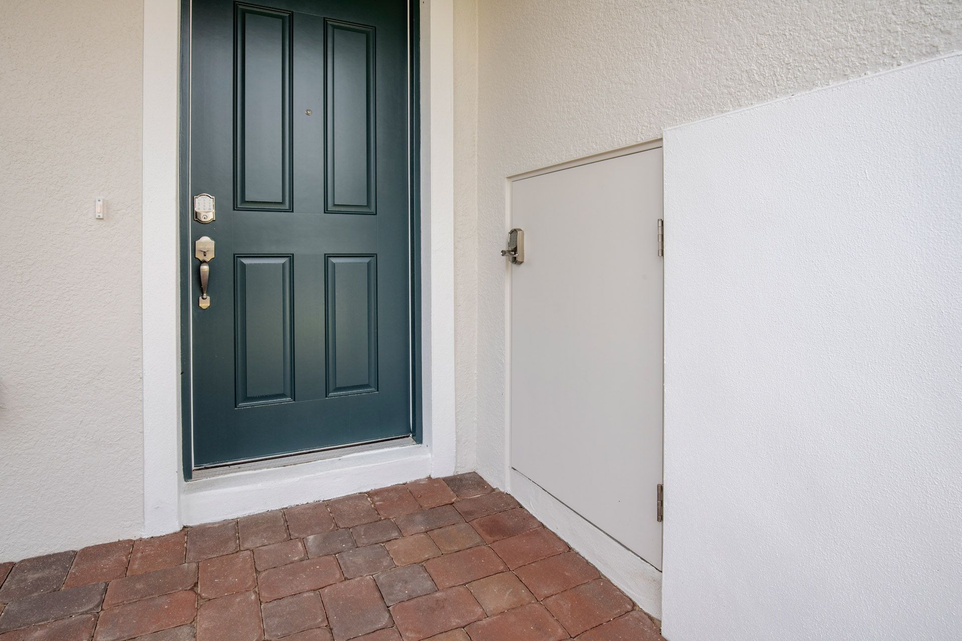 Convenient & Secure Package Place with Electronic Lock