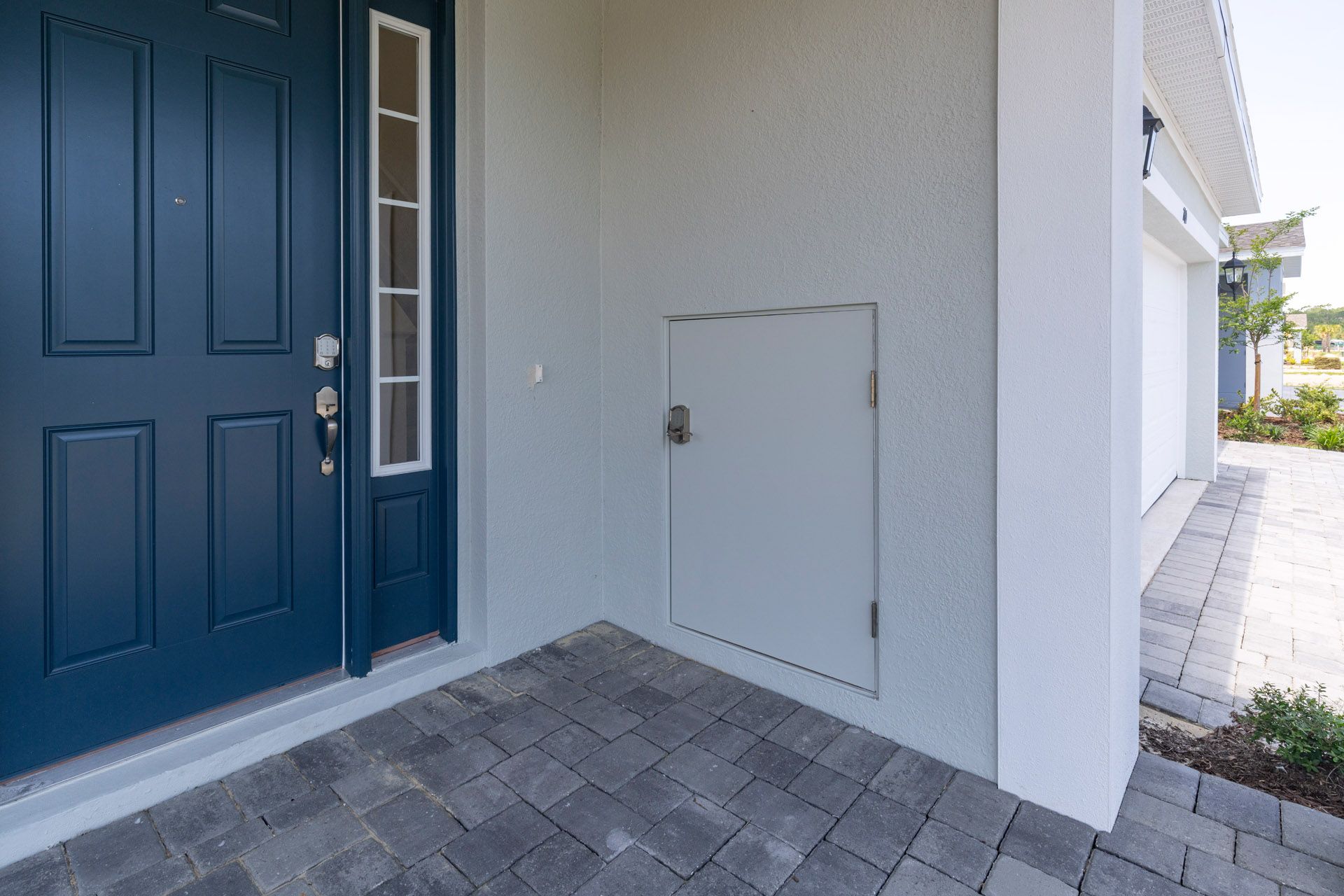 Convenient & Secure Package Place with Electronic Lock