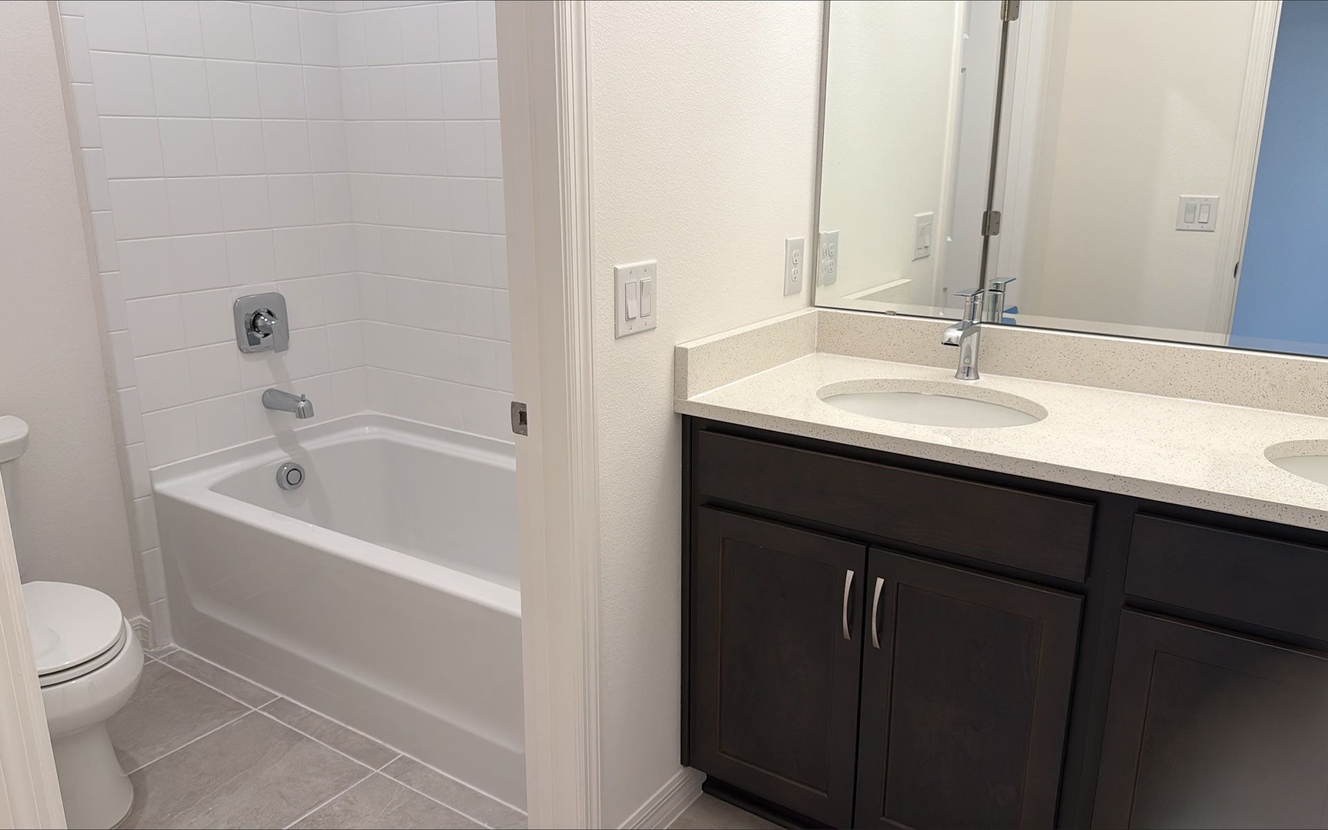Modern Bathroom with Stylish Fixtures in Central Florida Home