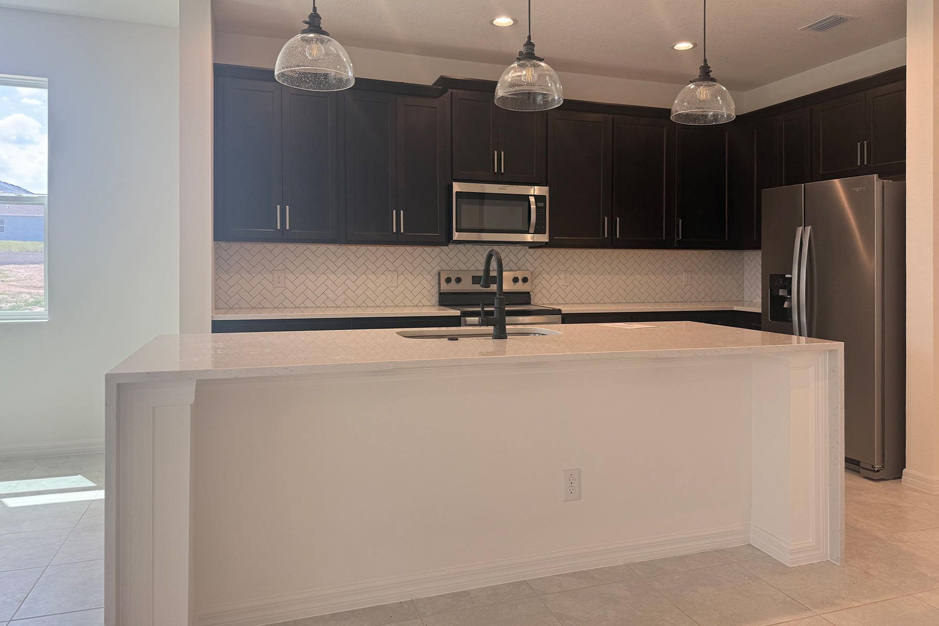 Modern Open-Concept Kitchen in Central Florida Home