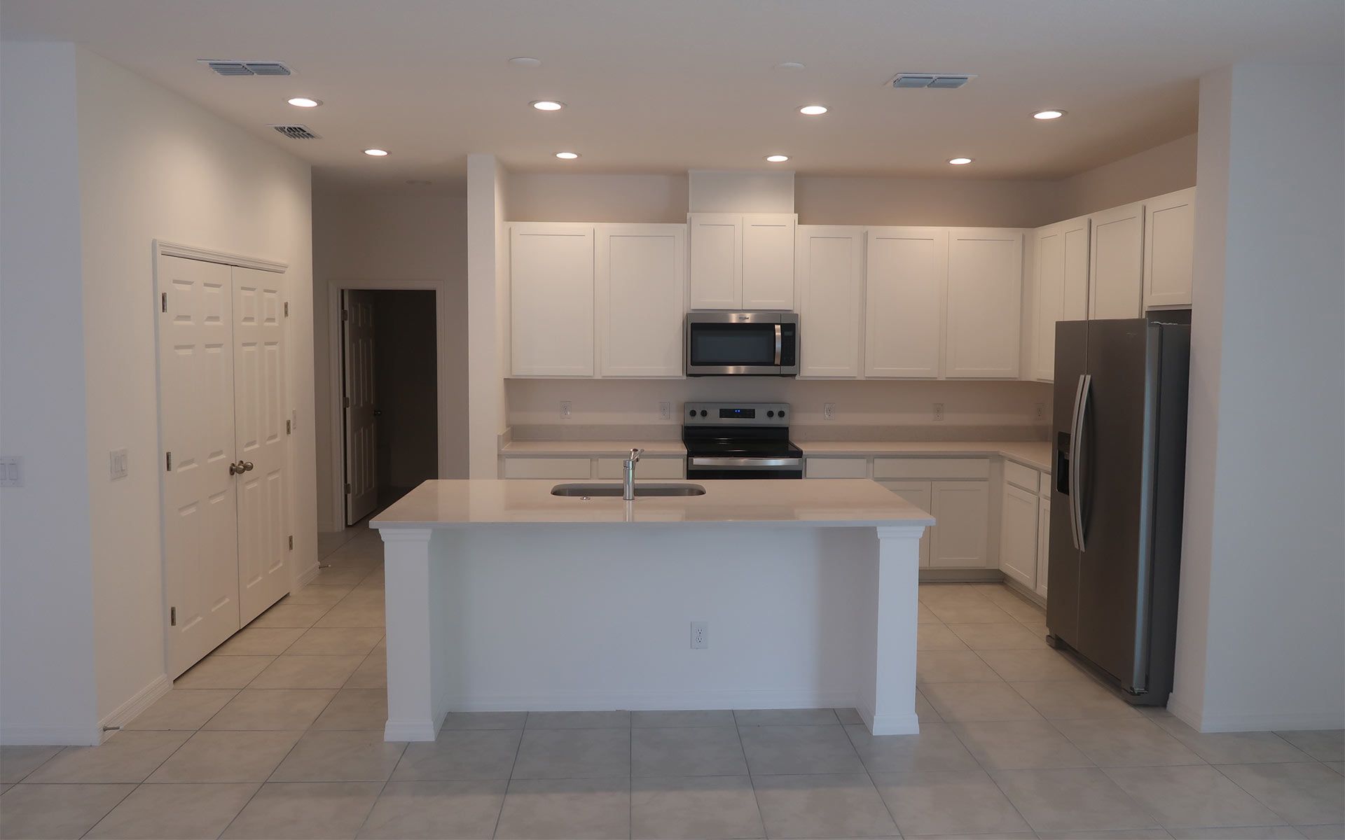 Spacious and Functional Kitchen in Central Florida Home