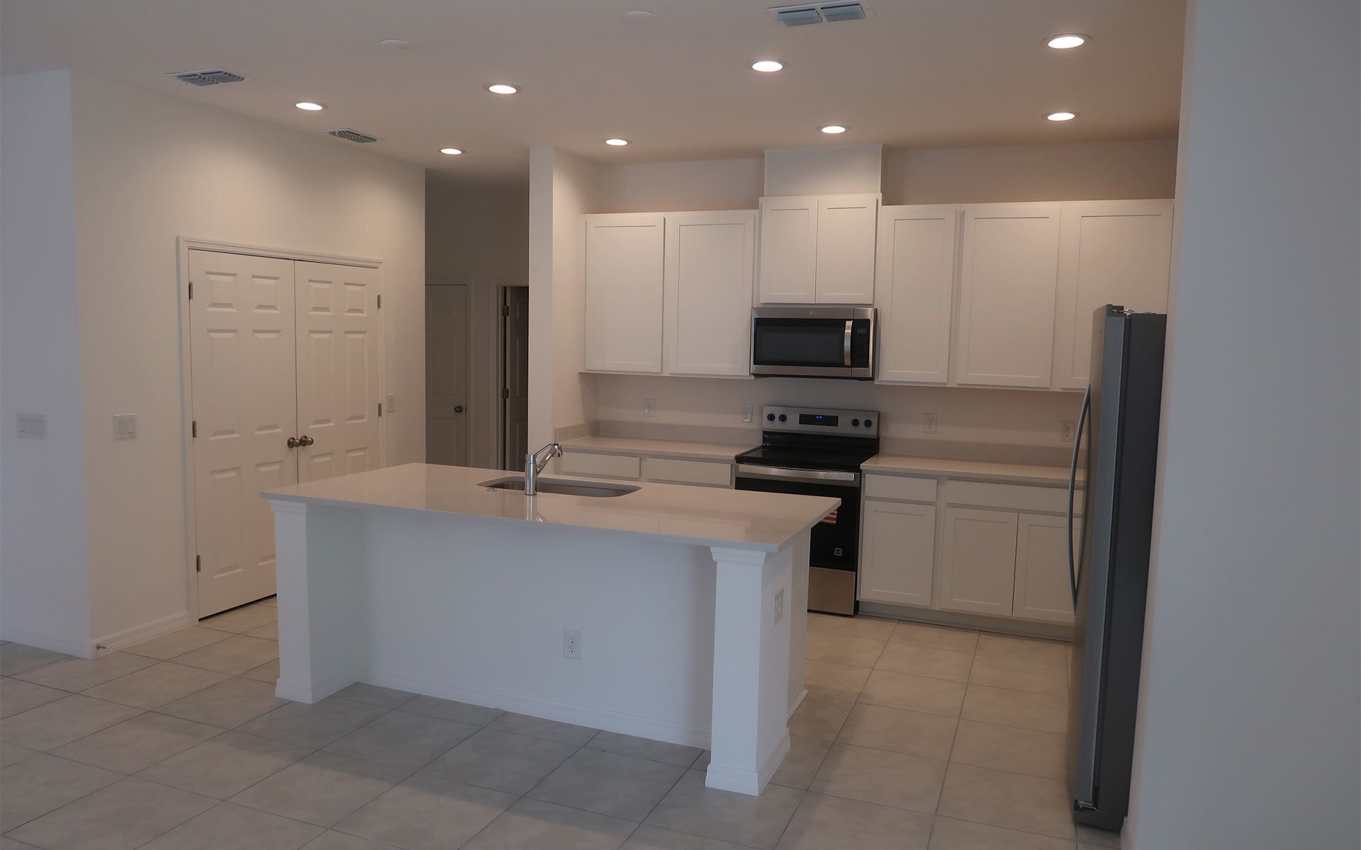 Spacious and Functional Kitchen in Central Florida Home
