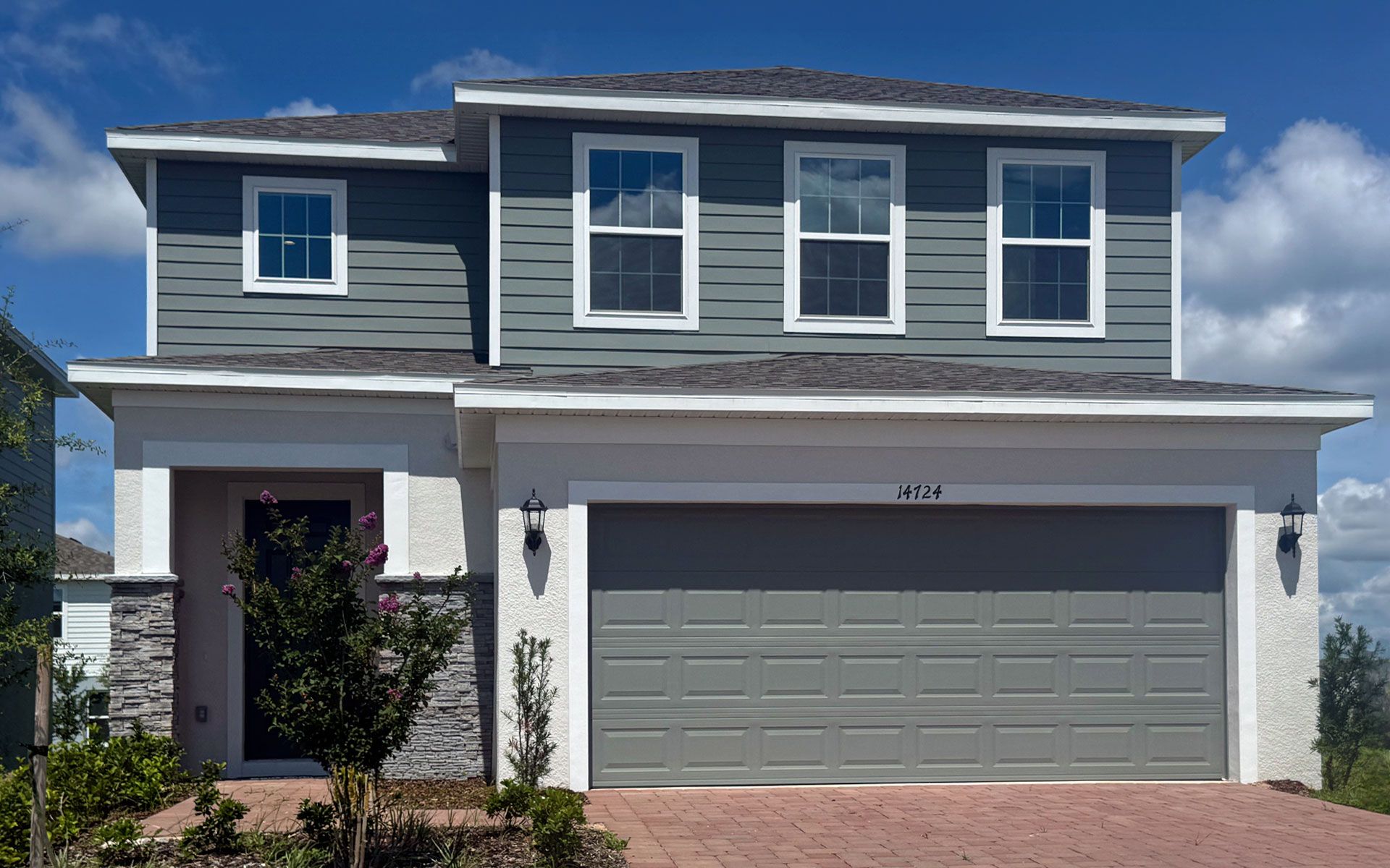 Beautiful Curb Appeal of a Central Florida Single-Family Home