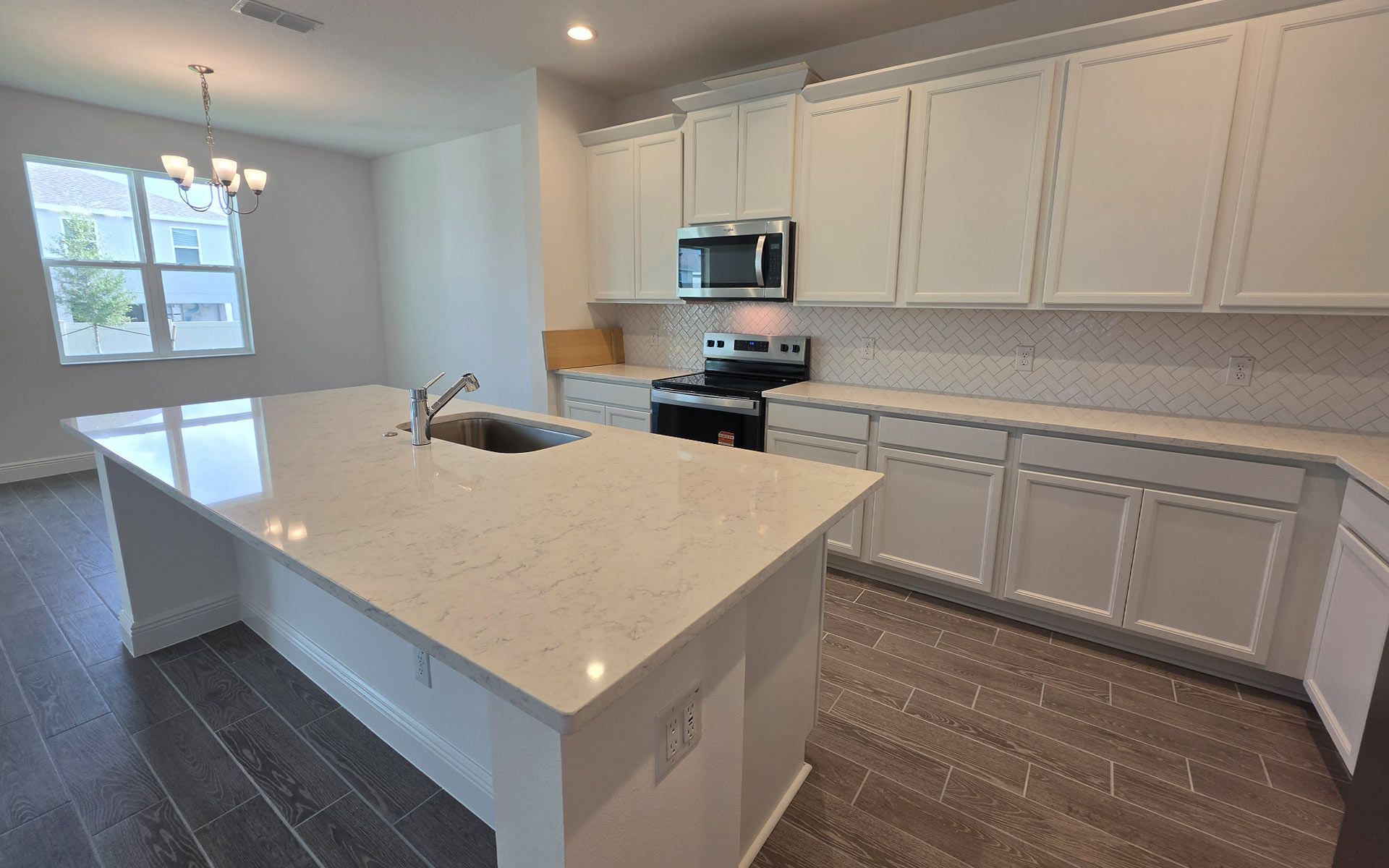 Spacious and Functional Kitchen in Central Florida Home