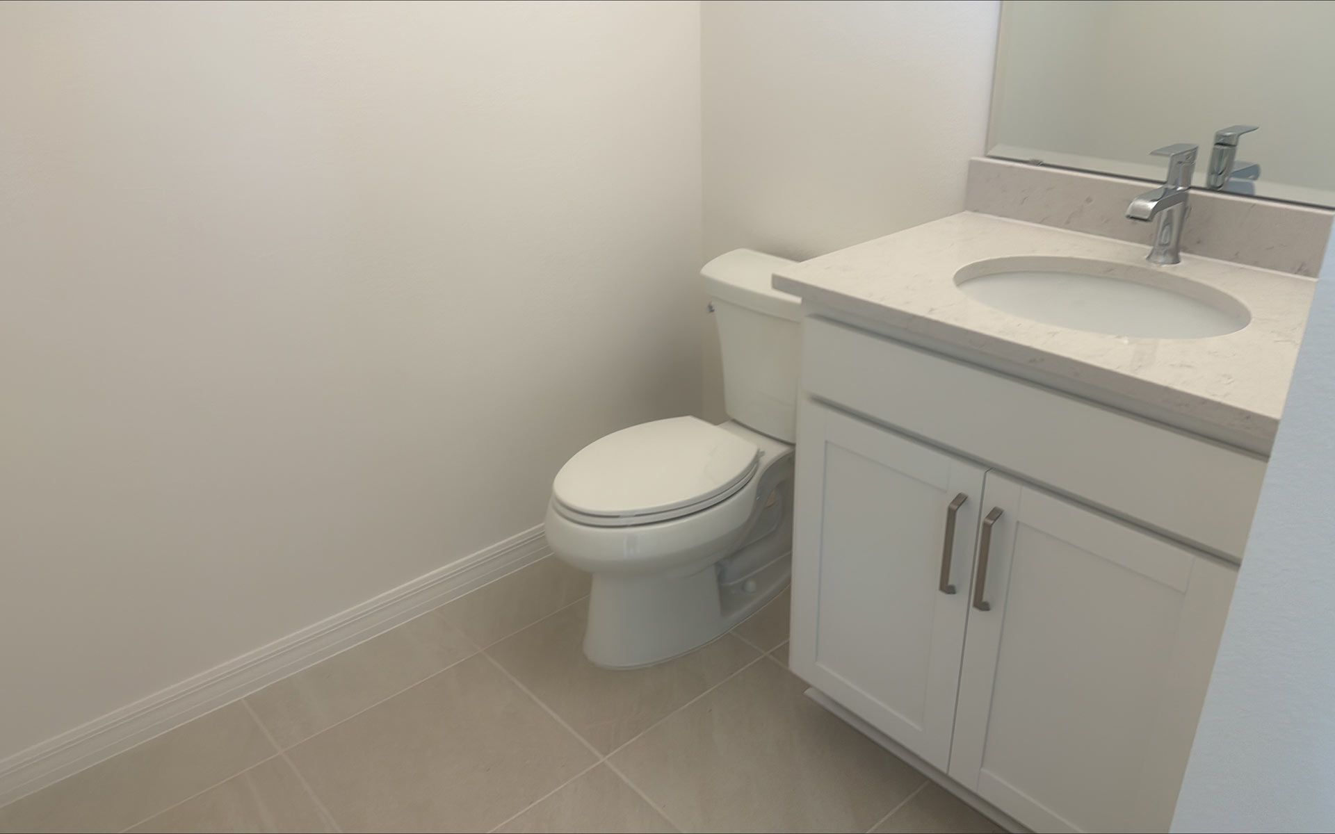 Comfortable and Functional Bathroom in Central Florida House