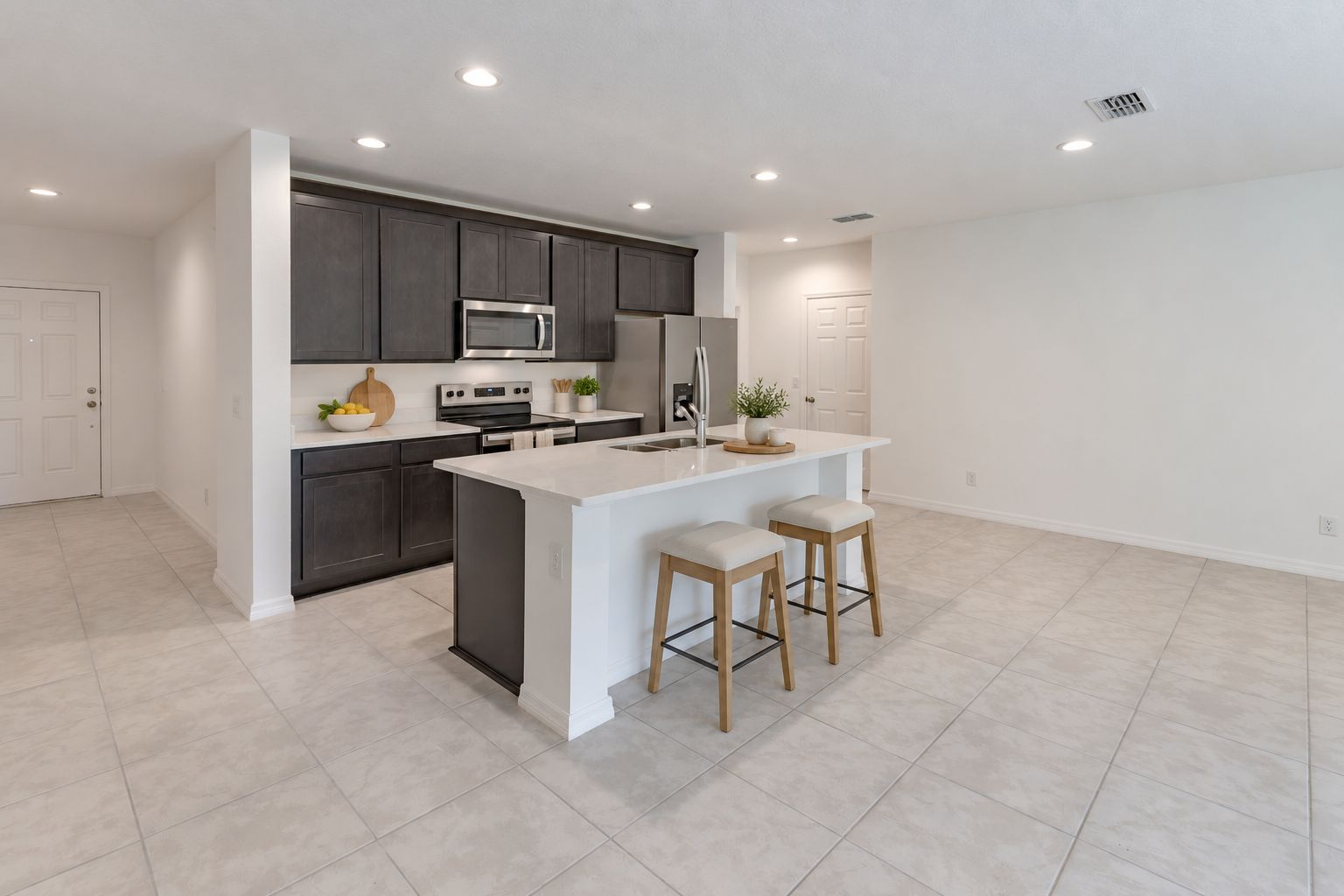 Spacious and Functional Kitchen in Central Florida Home