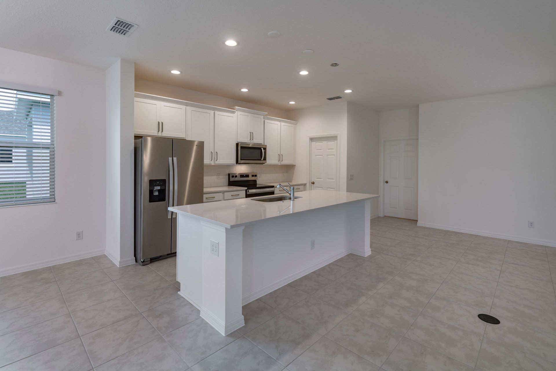 Modern Open-Concept Kitchen in Central Florida Home