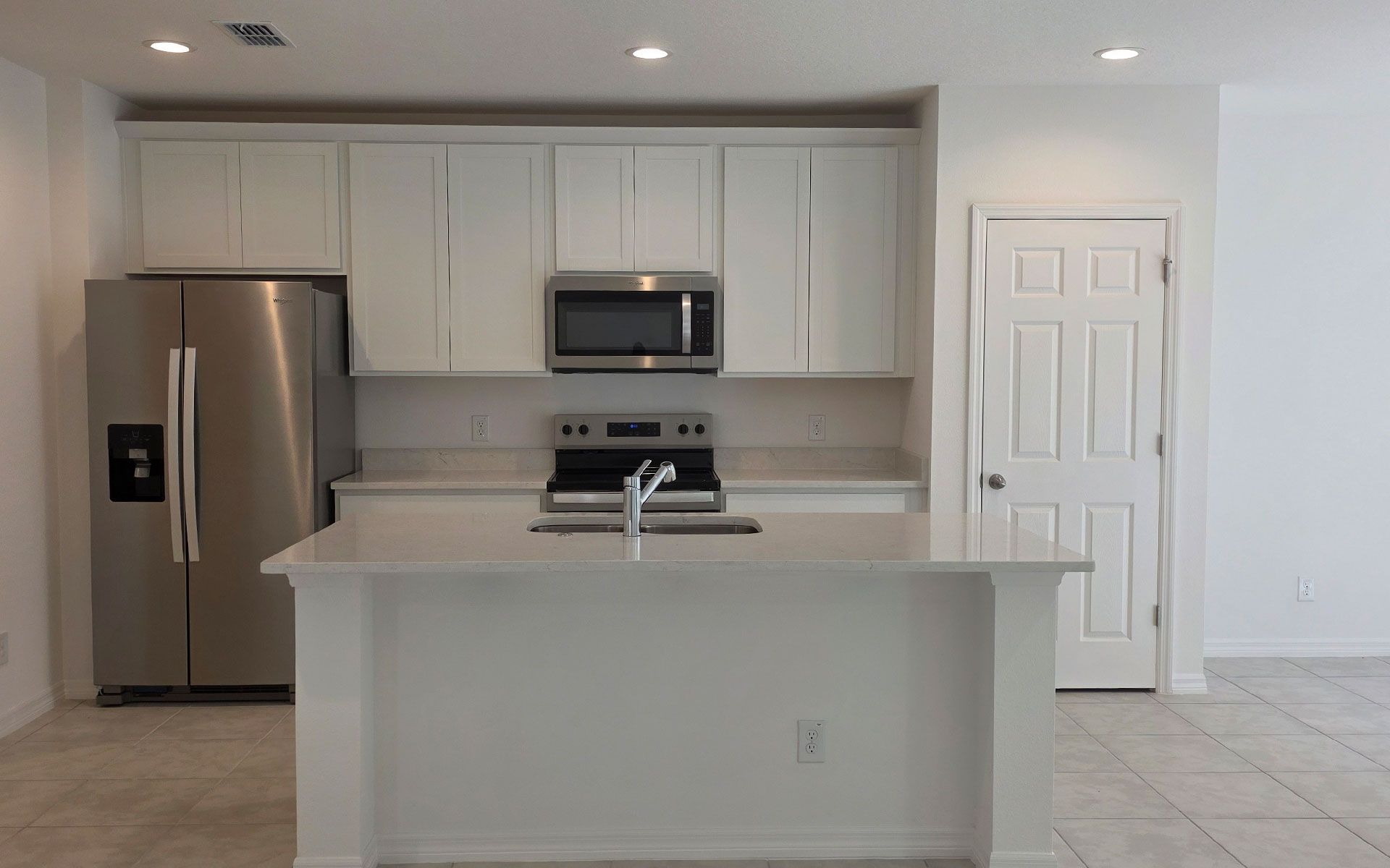Modern Open-Concept Kitchen in Central Florida Home