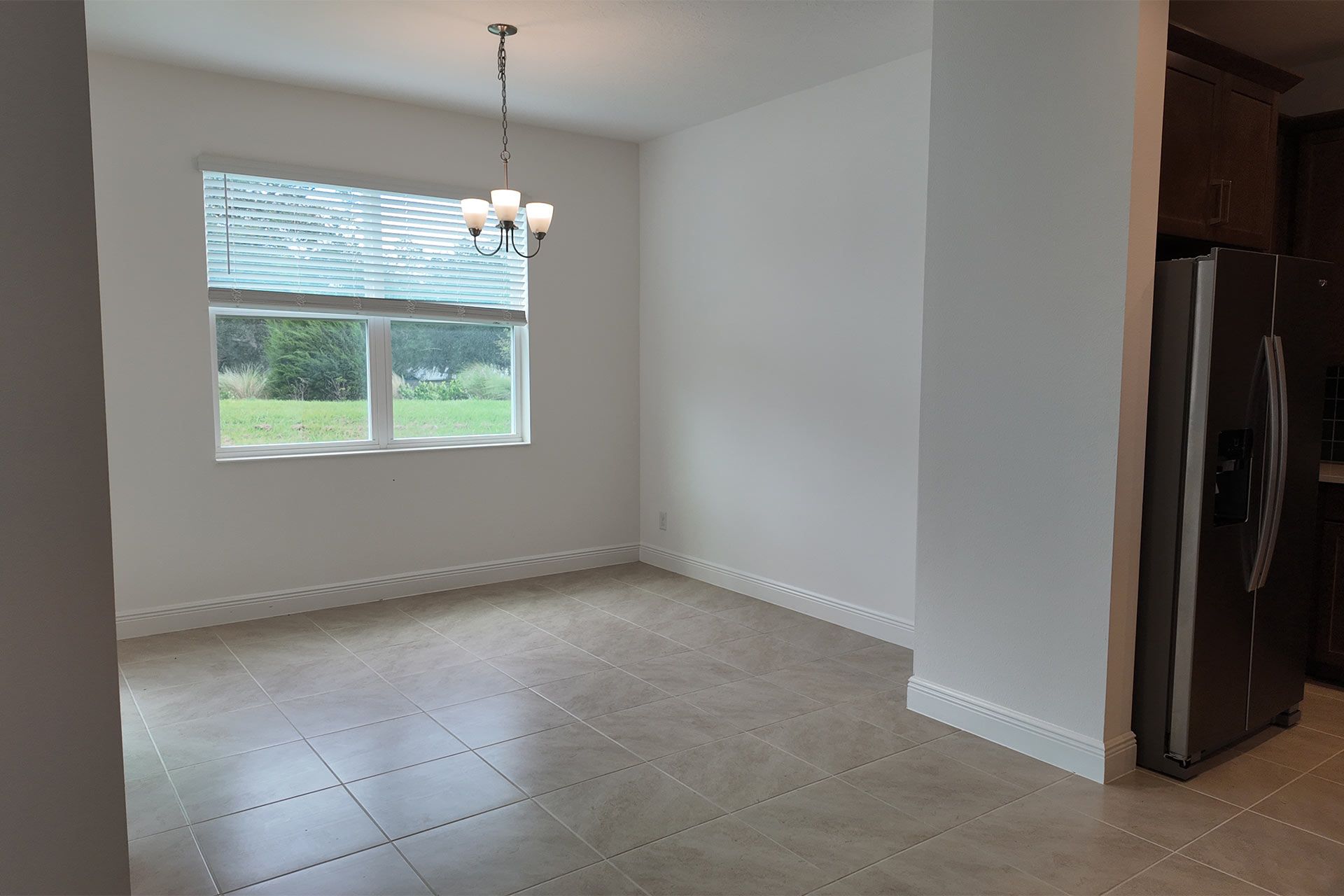 Open Dining Nook for Family Meals in Central Florida House