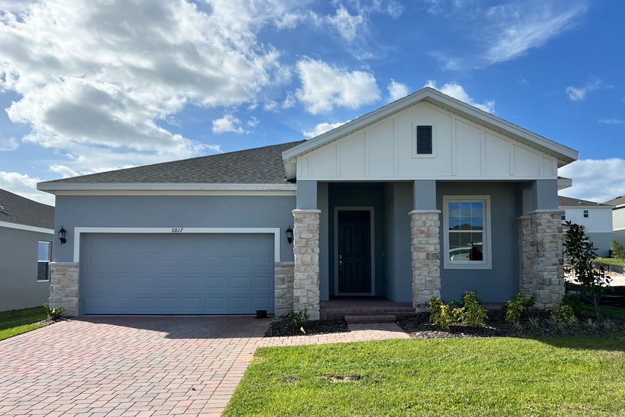 6817 Serpent Hawk Lane Street. Howey In The Hills, FL 34737