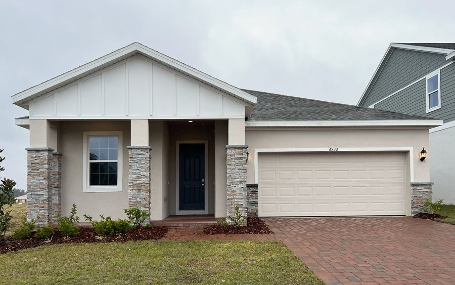 6833 Serpent Hawk Lane Street. Howey In The Hills, FL 34737