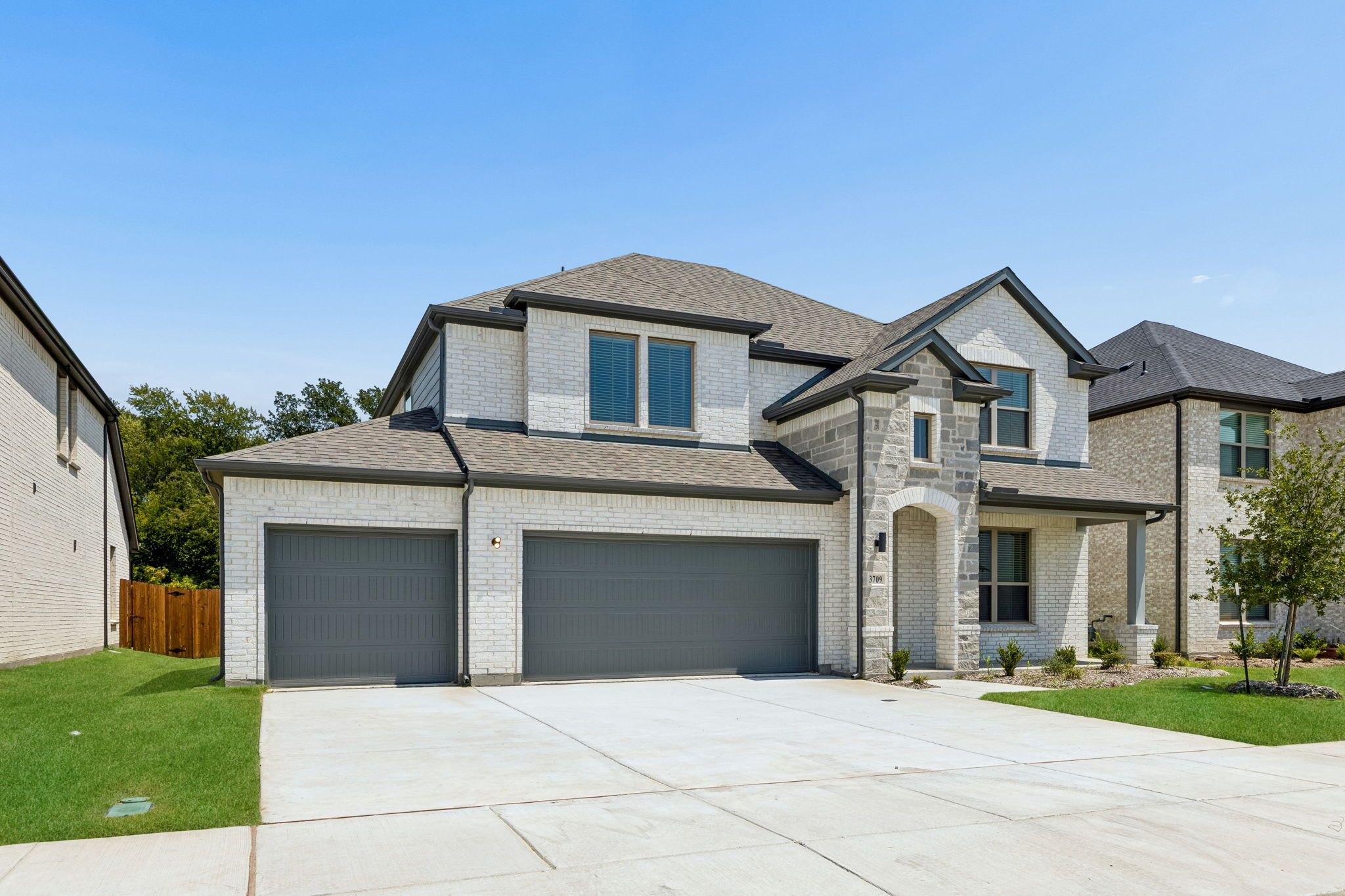 Representative Image - Masters (3-Car Garage) - Elevation P