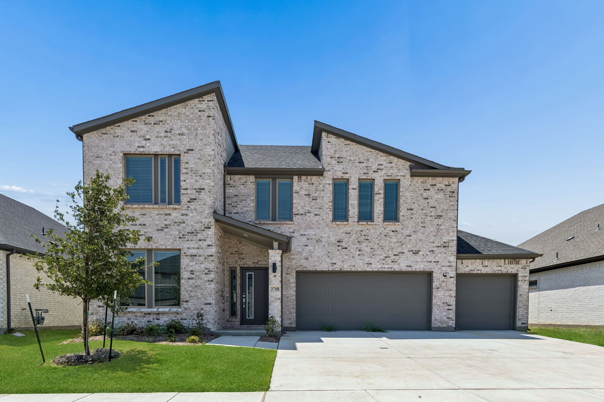 Representative Image - Claret - Elevation O