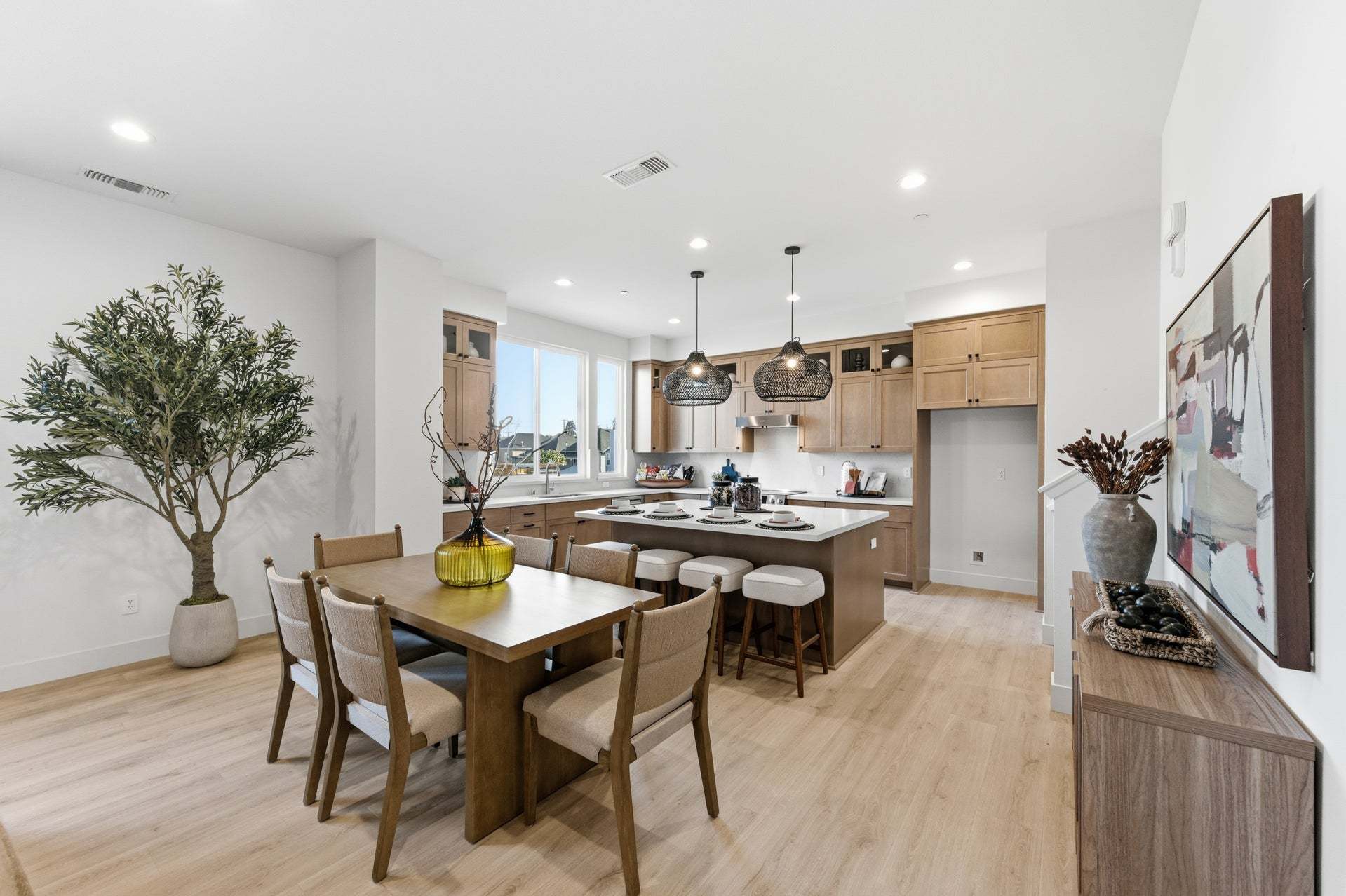 Residence 1 at Skyline by Trumark Homes I Alameda, CA I Residence 1 Model I Dining Area