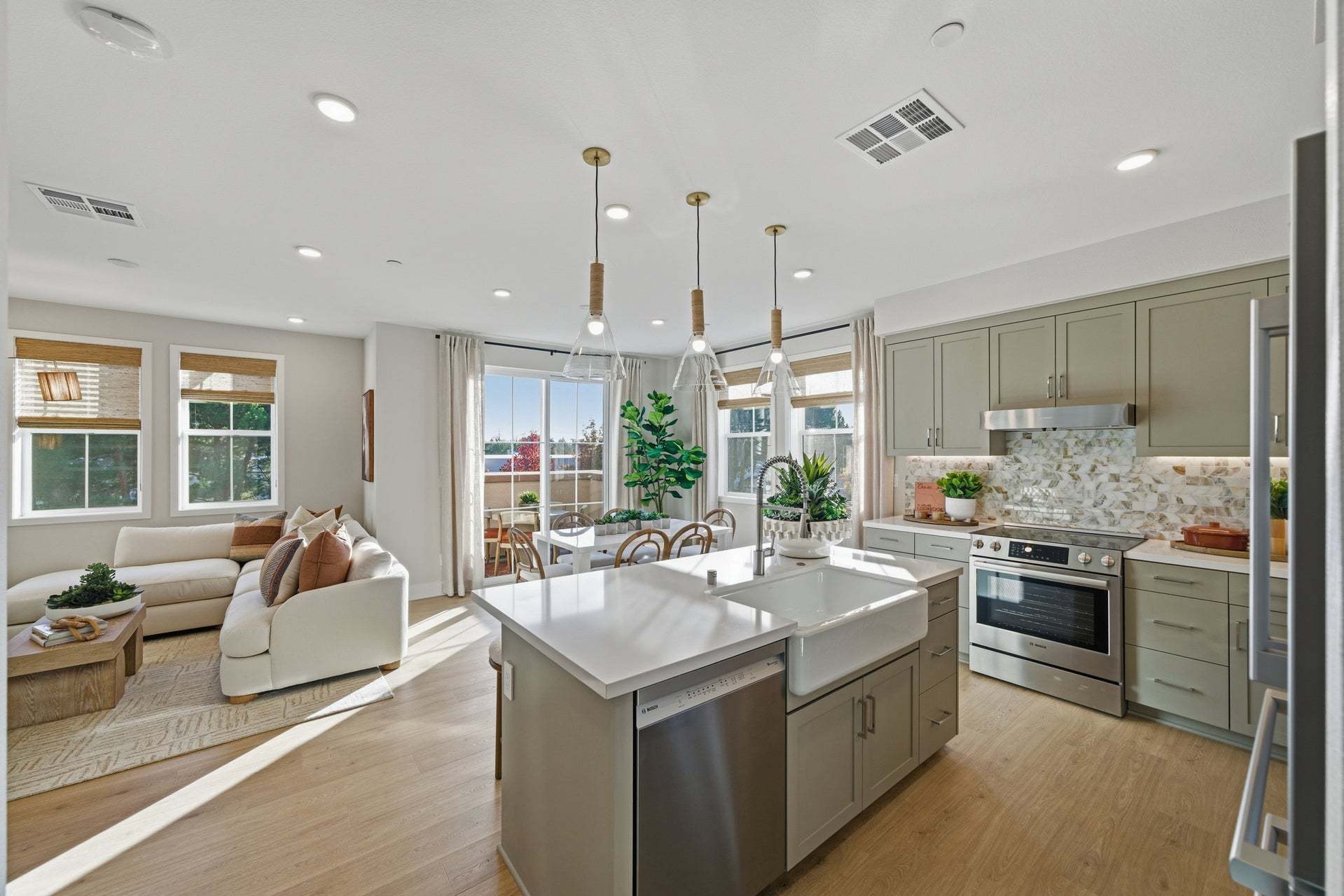 Alicante at Arroyo Crossings by Trumark Homes I Livermore, CA I Residence 2 Model I Open-Concept Living