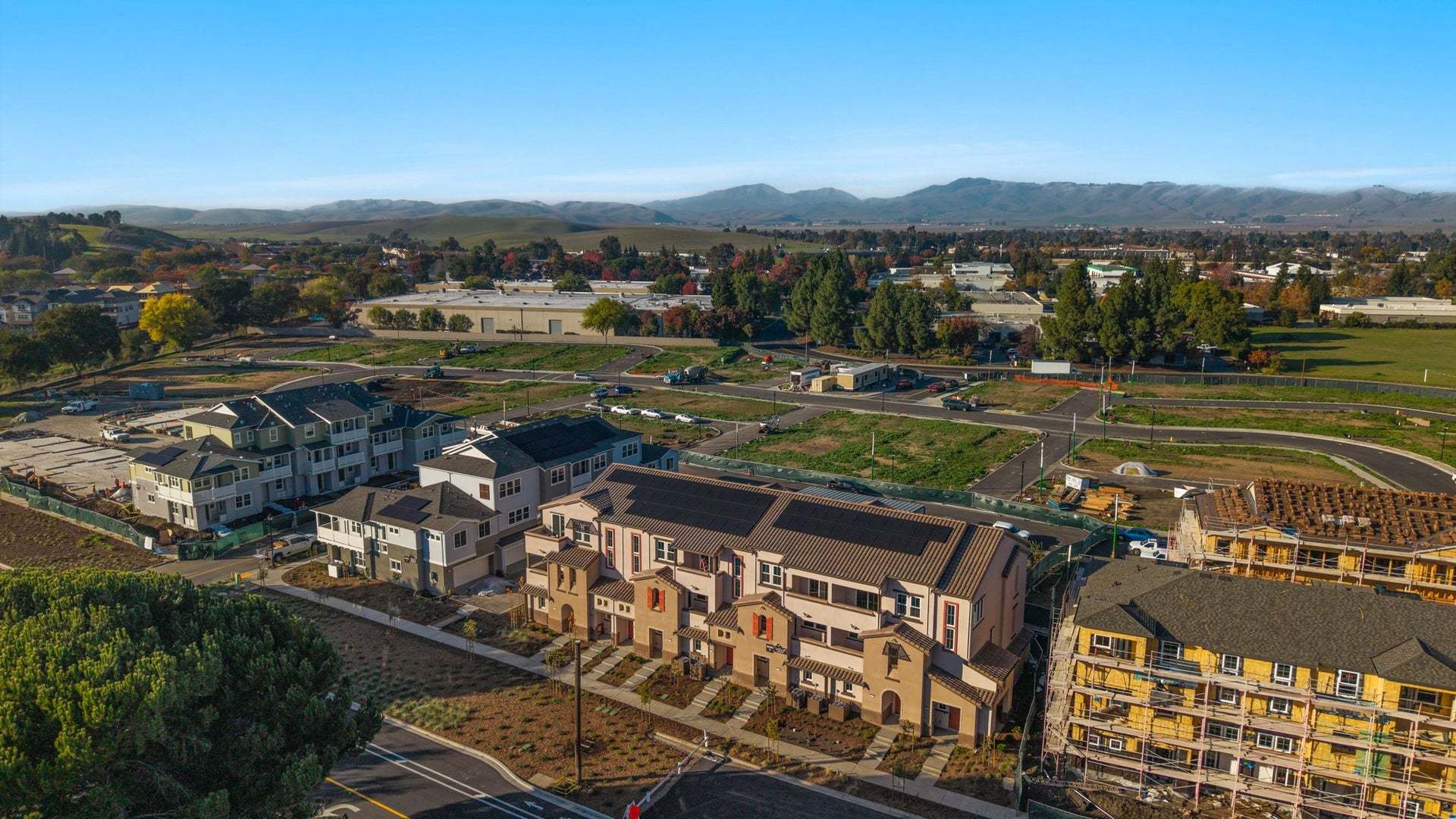 Alicante at Arroyo Crossings by Trumark Homes I Livermore, CA I Aerial
