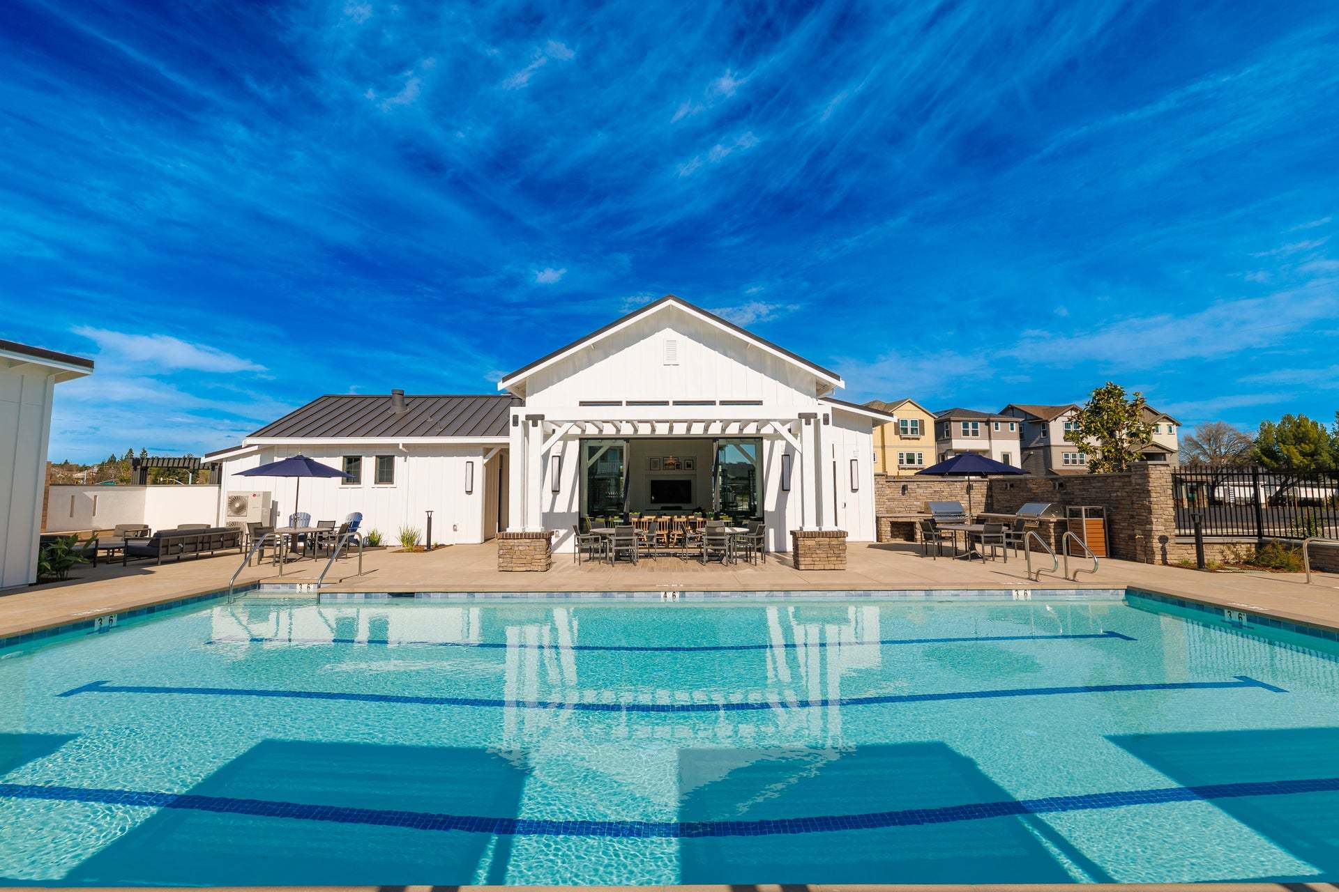 Arroyo Crossings by Trumark Homes I Livermore, CA I Community Clubhouse and Pool