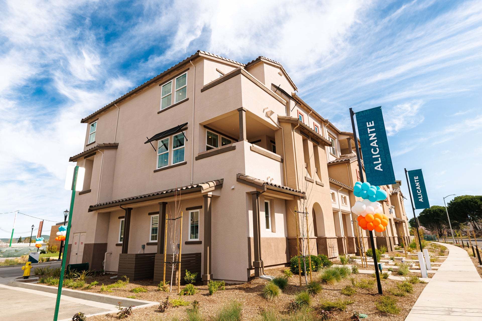 Arroyo Crossings by Trumark Homes I Livermore, CA I Alicante Models