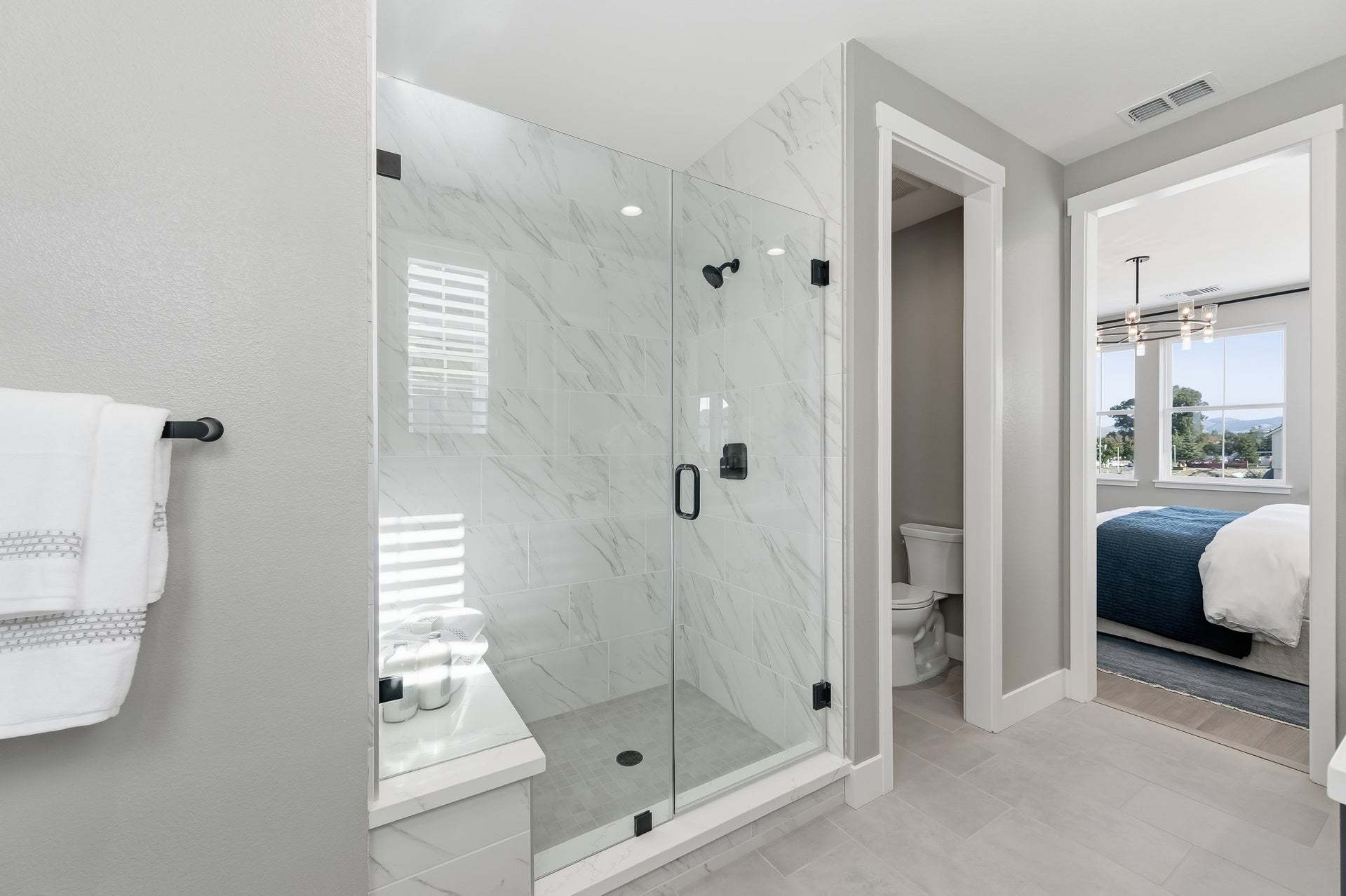 Verdello at Arroyo Crossings in Livermore, CA by Trumark Homes I Verdello Residence 3 Model I Bathro