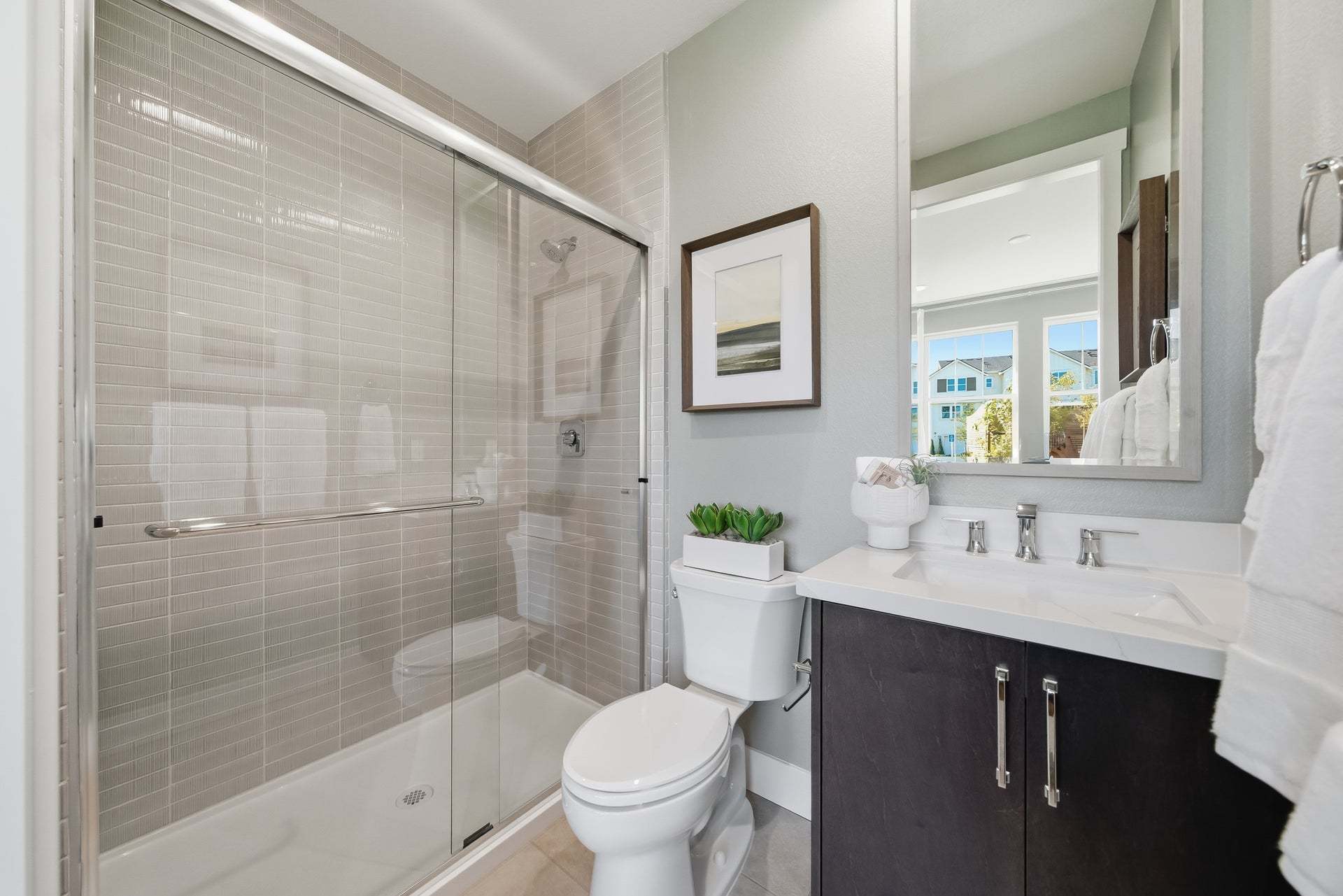 Verdello at Arroyo Crossings in Livermore, CA by Trumark Homes I Residence 1 Model I Family Suite Ba
