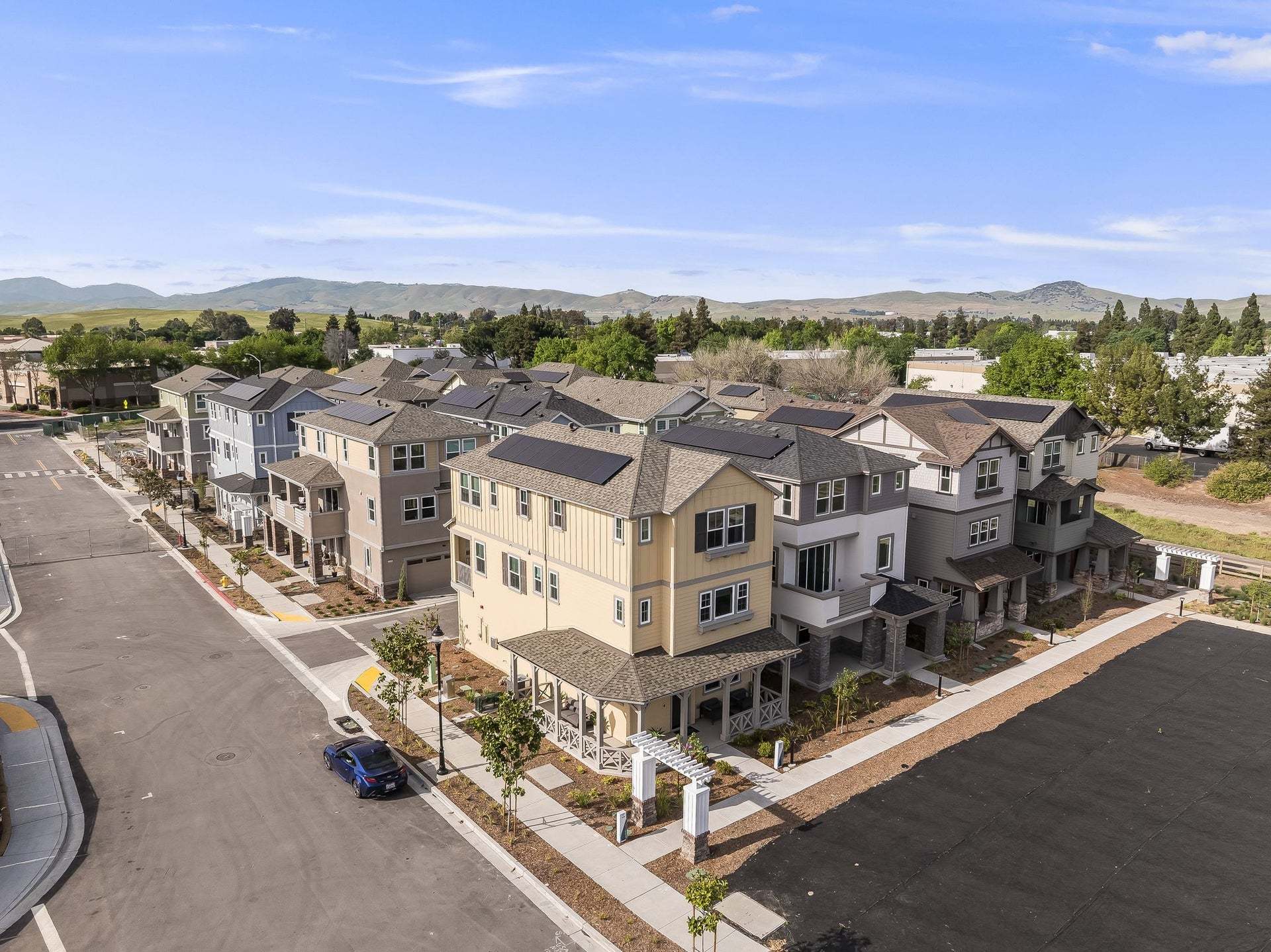 Verdello at Arroyo Crossings in Livermore, CA by Trumark Homes I Residence 2 Model I Exterior Entran