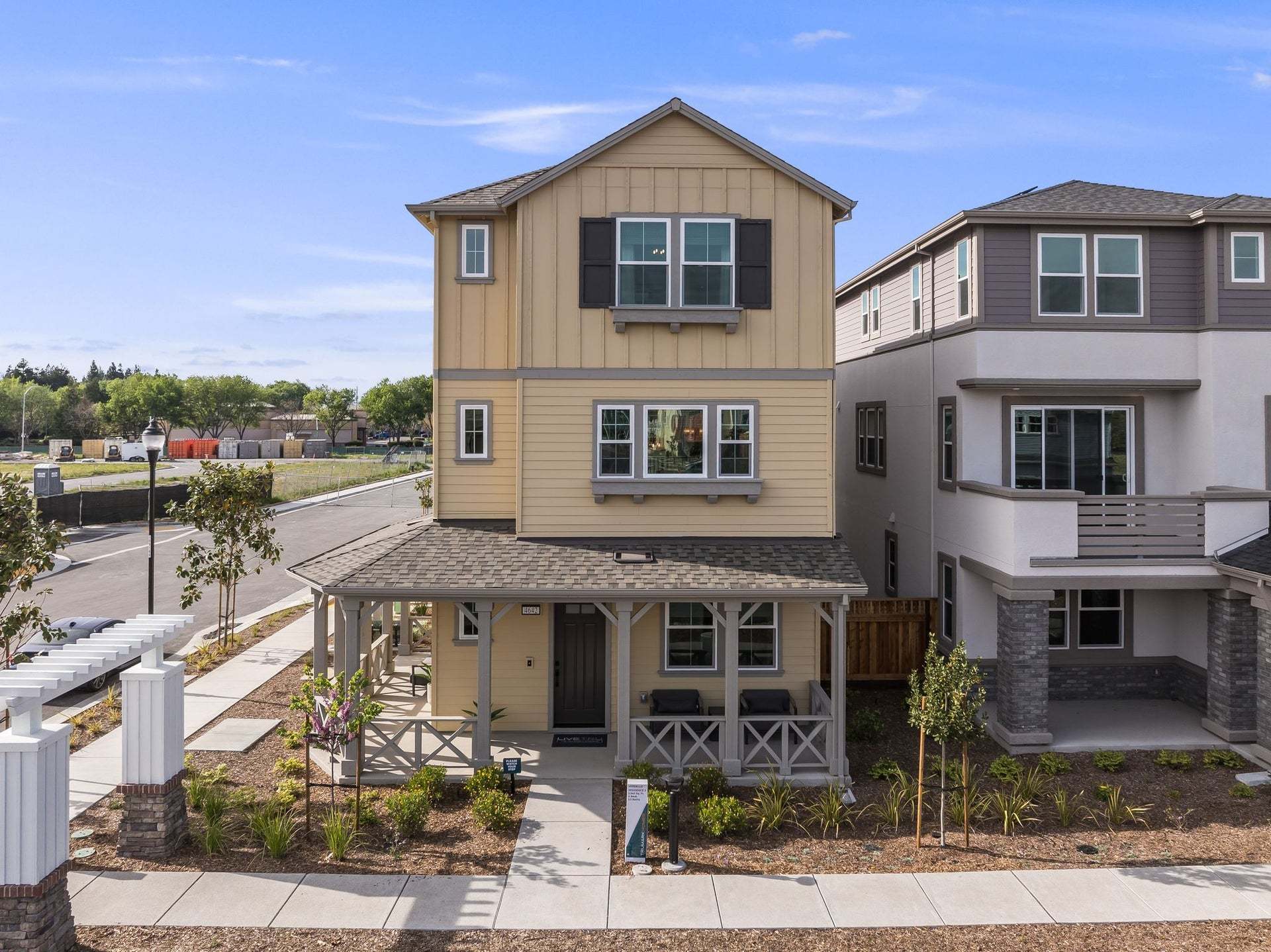 Verdello at Arroyo Crossings in Livermore, CA by Trumark Homes I Residence 2 Model I Exterior Entran