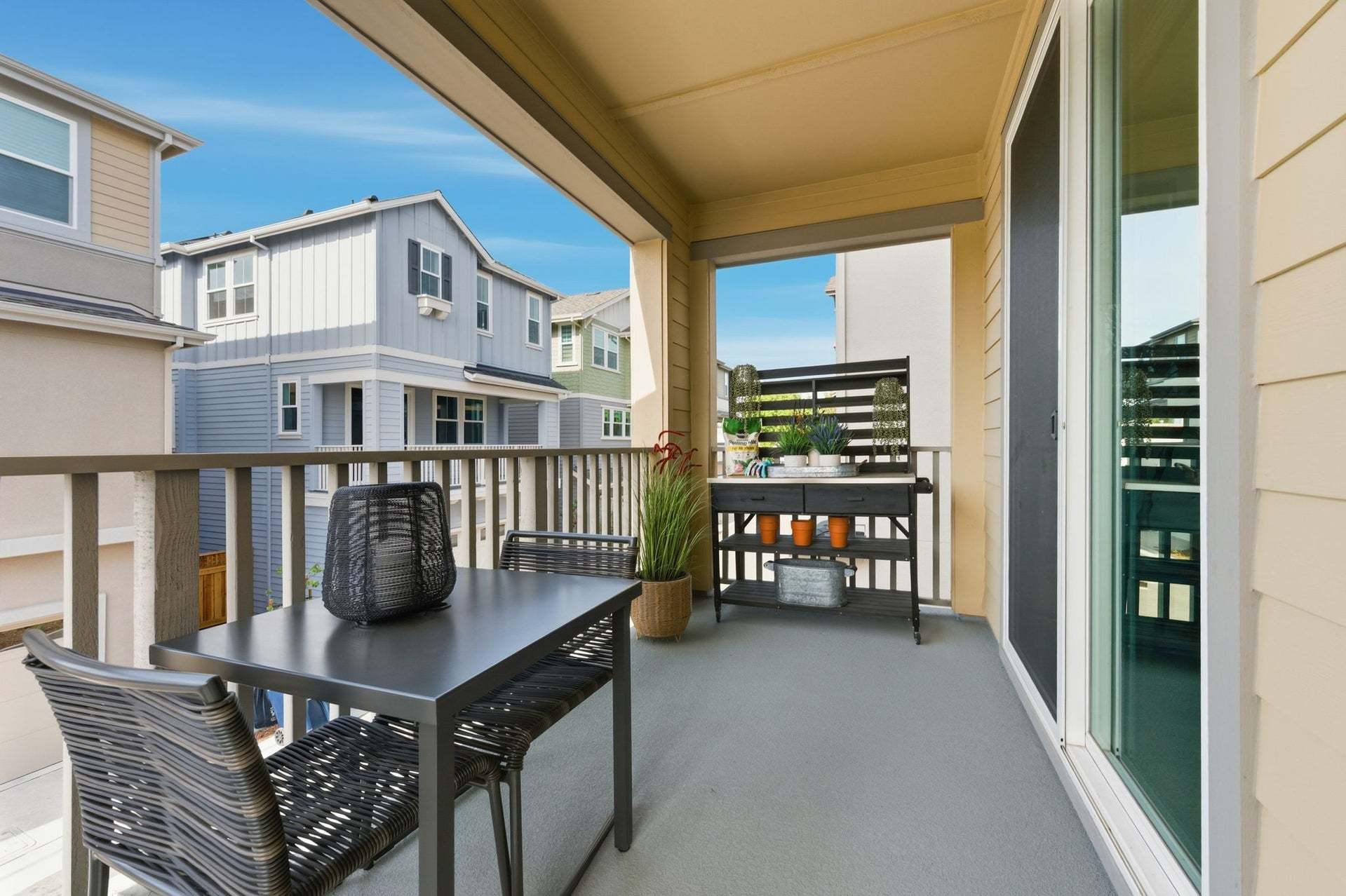 Verdello at Arroyo Crossings in Livermore, CA by Trumark Homes I Residence 2 Model I Covered Deck