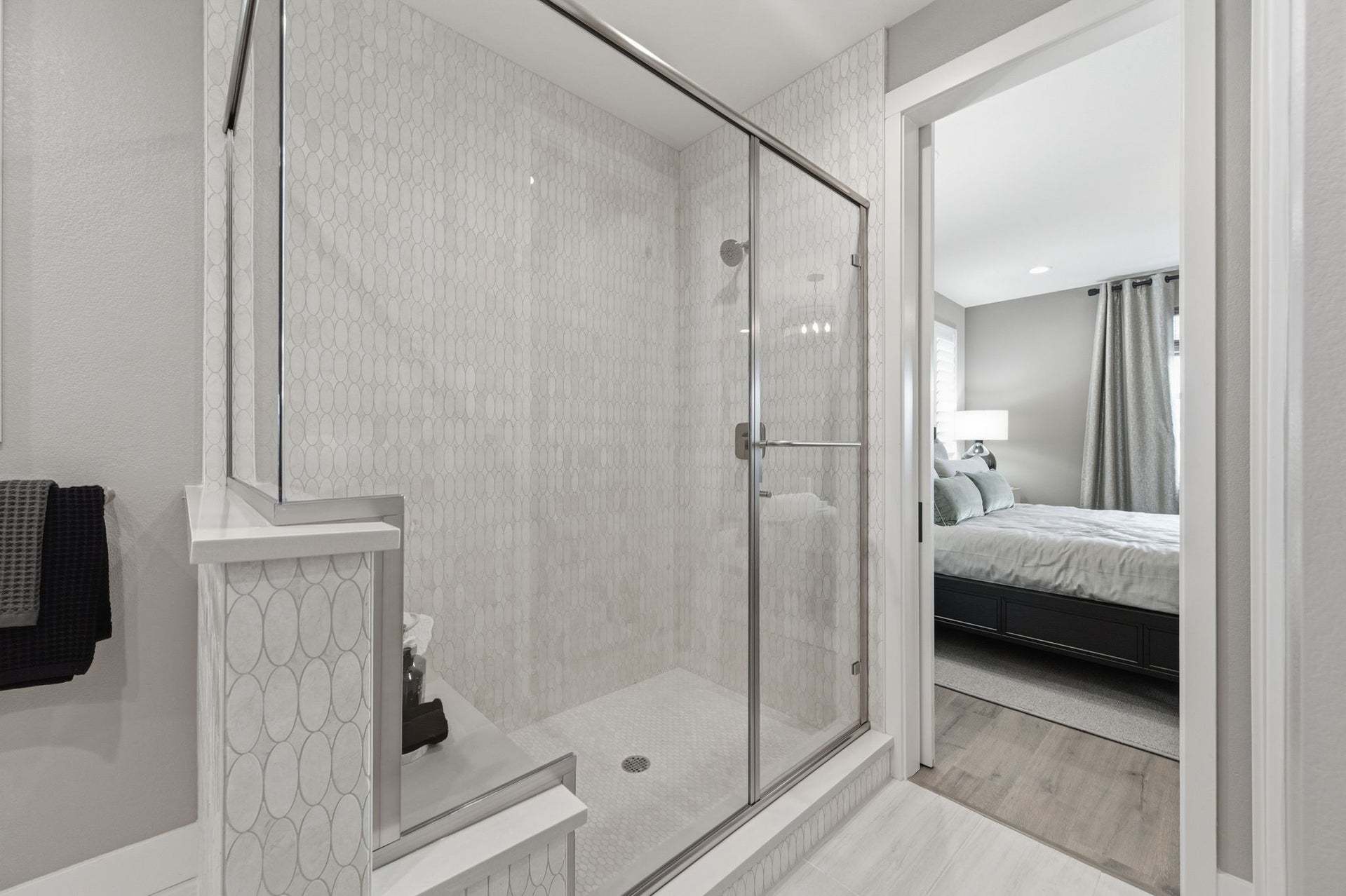 Verdello at Arroyo Crossings in Livermore, CA by Trumark Homes I Residence 2 Model I Primary Bathroo