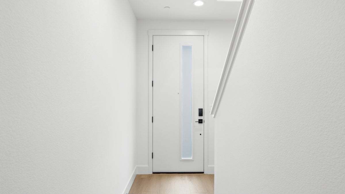 Skyline by Trumark Homes I Alameda, CA I Homesite 71 I Entryway