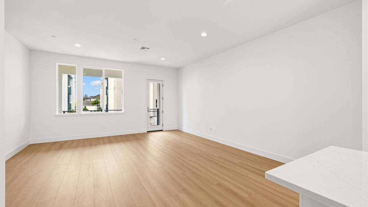 Skyline by Trumark Homes I Alameda, CA I Homesite 71 I Great Room and Deck