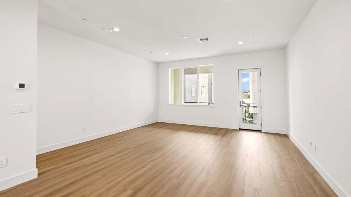 Skyline by Trumark Homes I Alameda, CA I Homesite 71 I Great Room and Deck