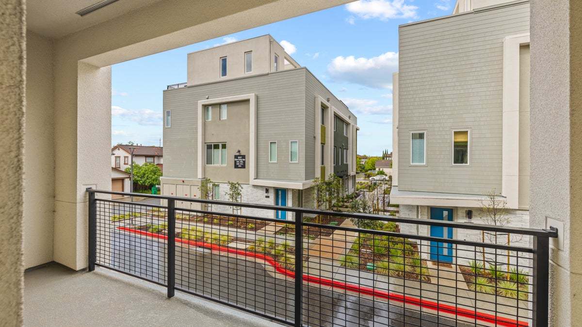 Skyline by Trumark Homes I Alameda, CA I Homesite 71 I Deck
