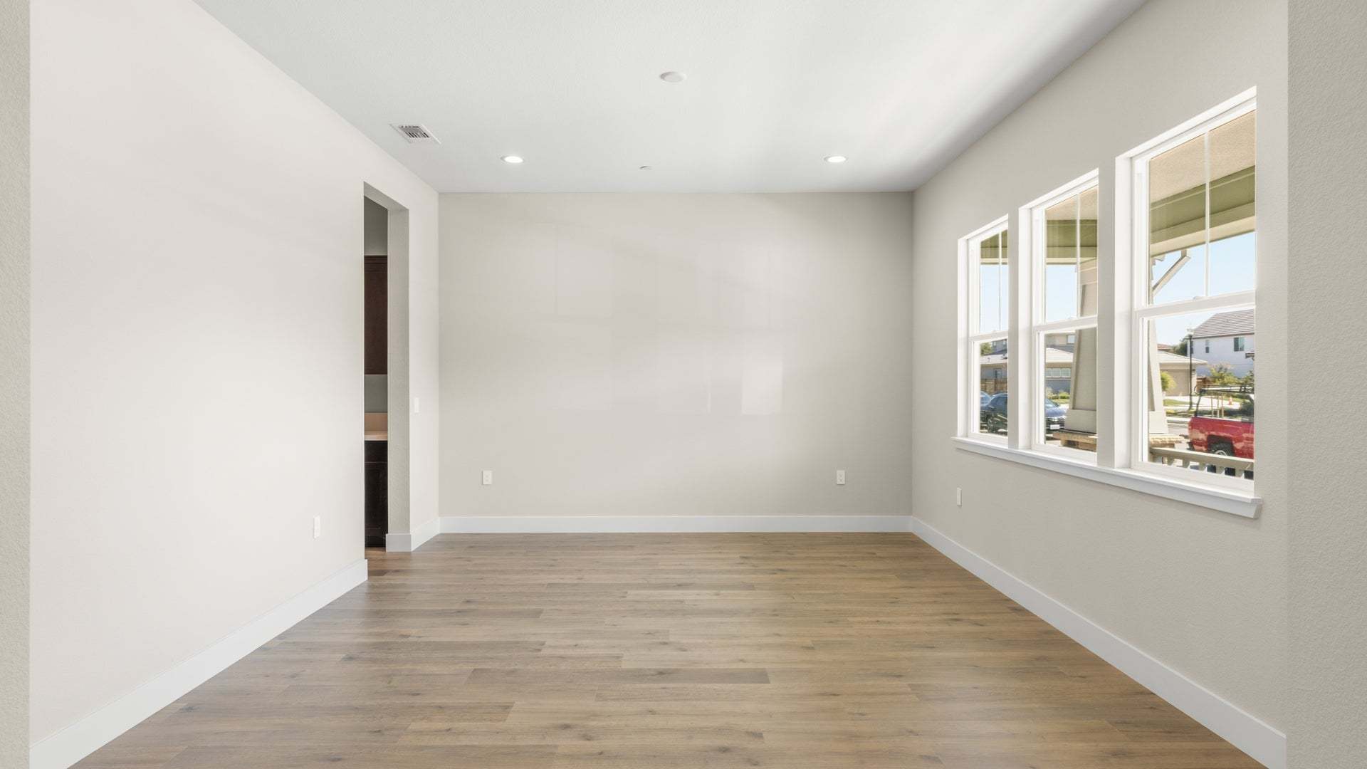 Apricot Estates by Trumark Homes in Brentwood, CA I Lot 37 I Dining Room