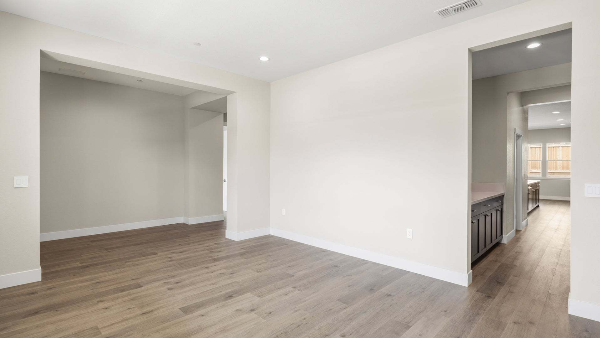 Apricot Estates by Trumark Homes in Brentwood, CA I Lot 37 I Dining Area