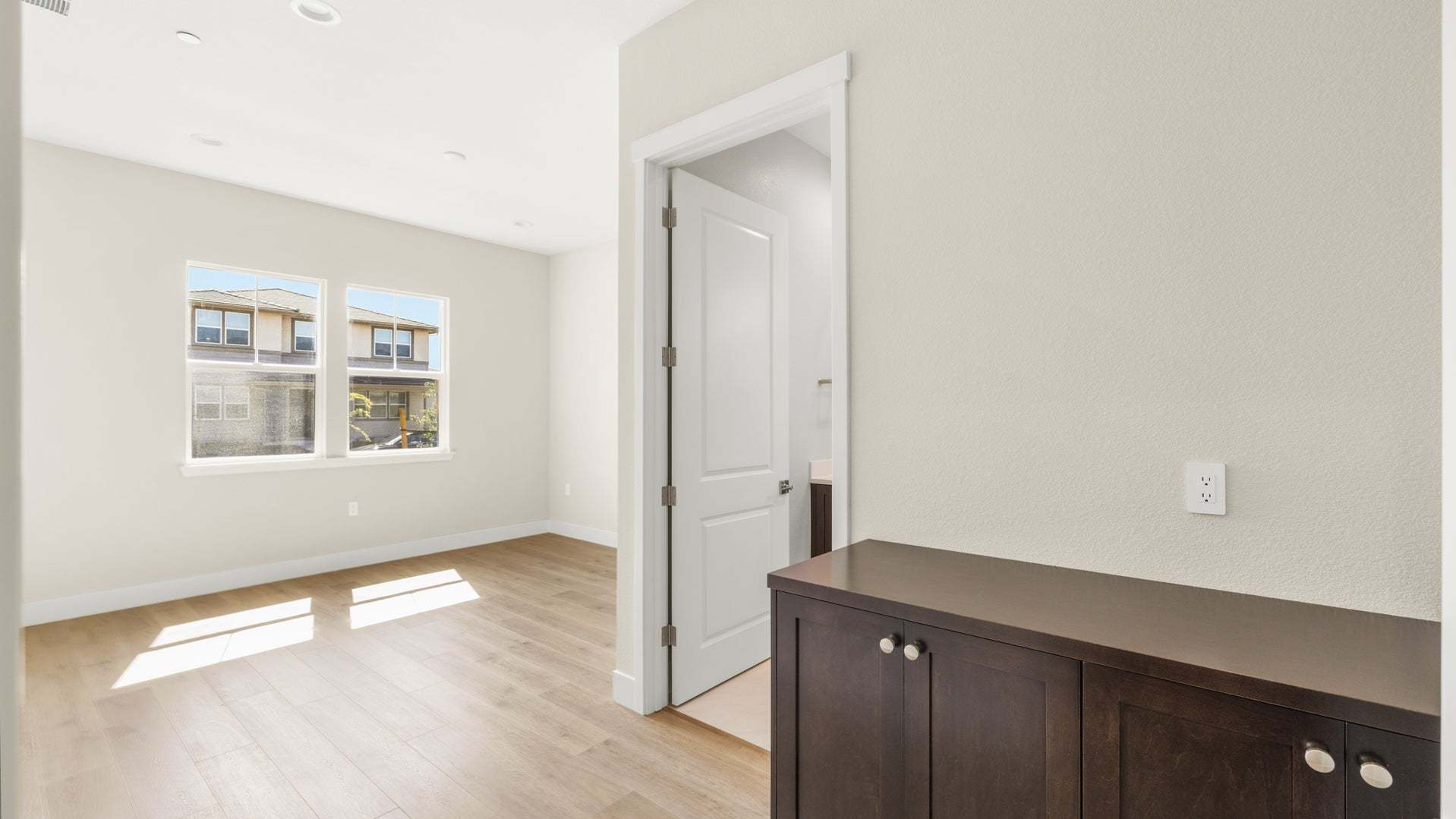 Apricot Estates by Trumark Homes in Brentwood, CA I Lot 37 I Dining Area