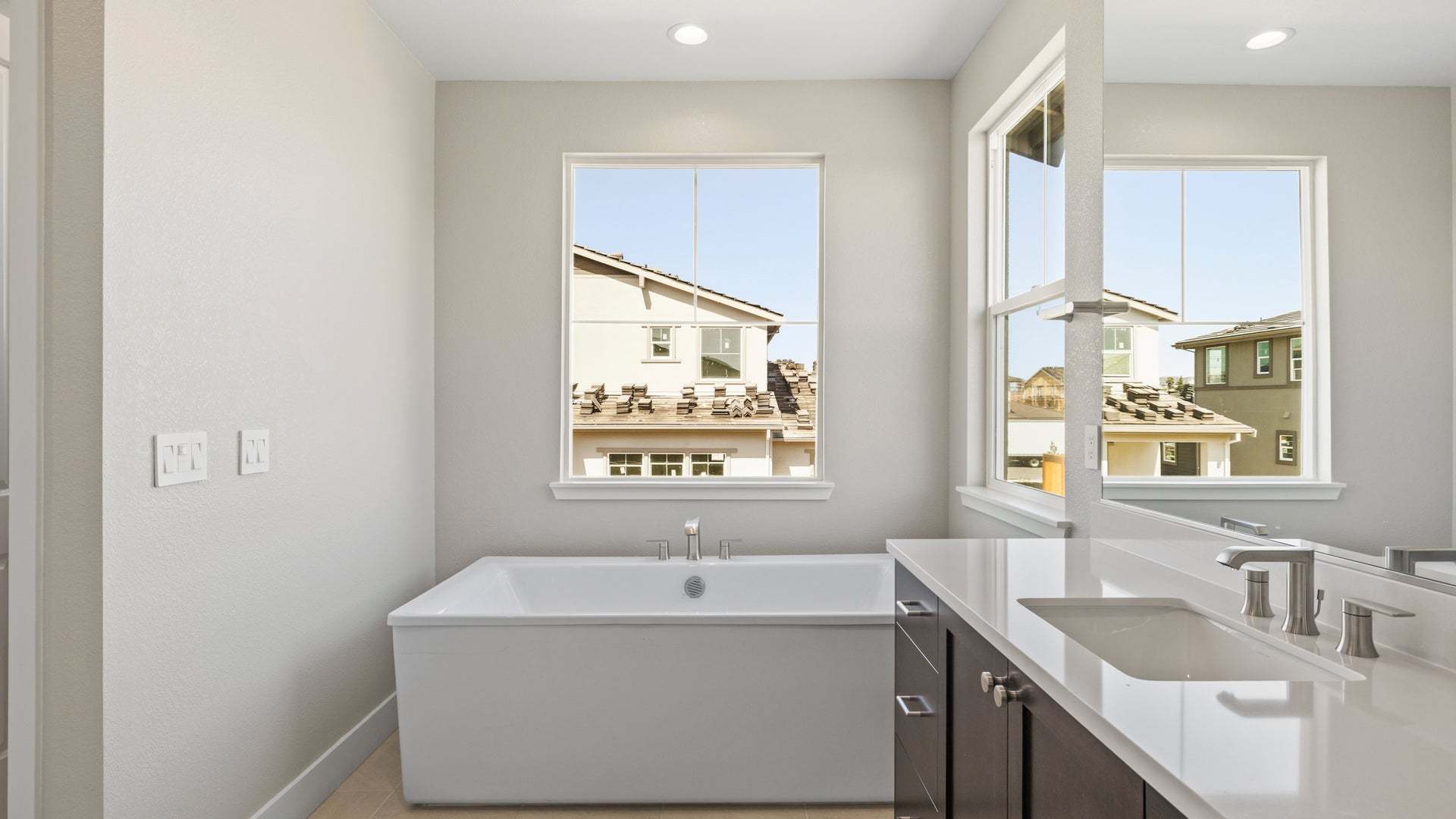 Apricot Estates by Trumark Homes in Brentwood, CA I Lot 37 I Primary Bathroom