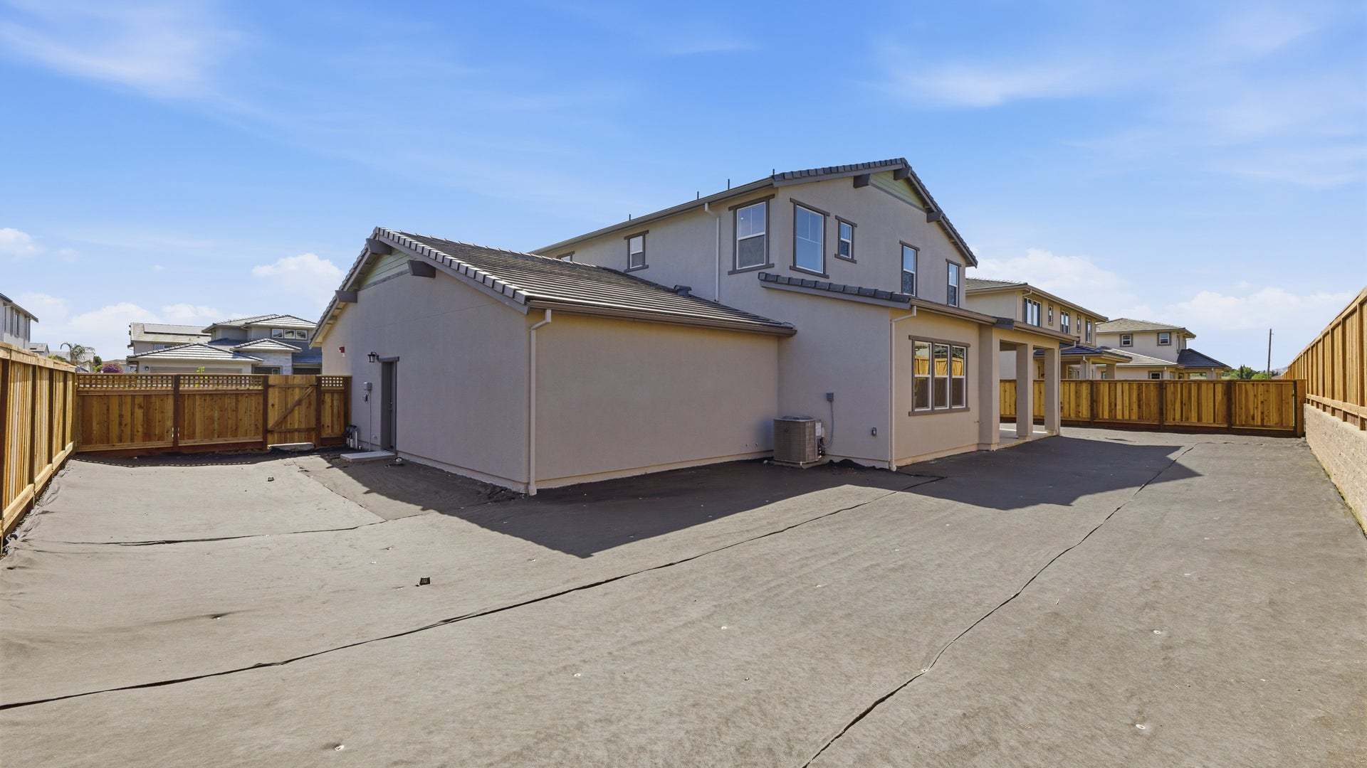 Apricot Estates by Trumark Homes in Brentwood, CA I Lot 37 I Backyard Exterior