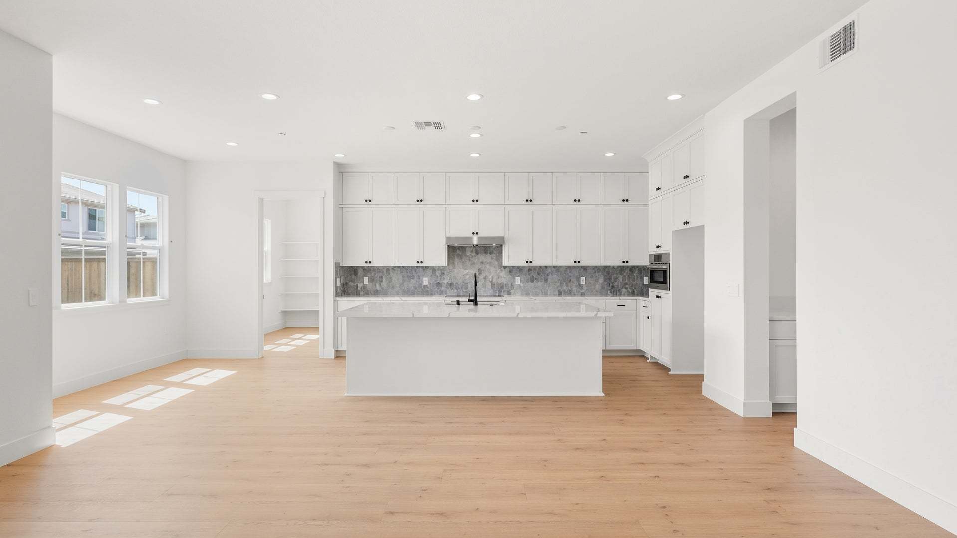 Apricot Estates by Trumark Homes in Brentwood, CA I Lot 44 I Kitchen