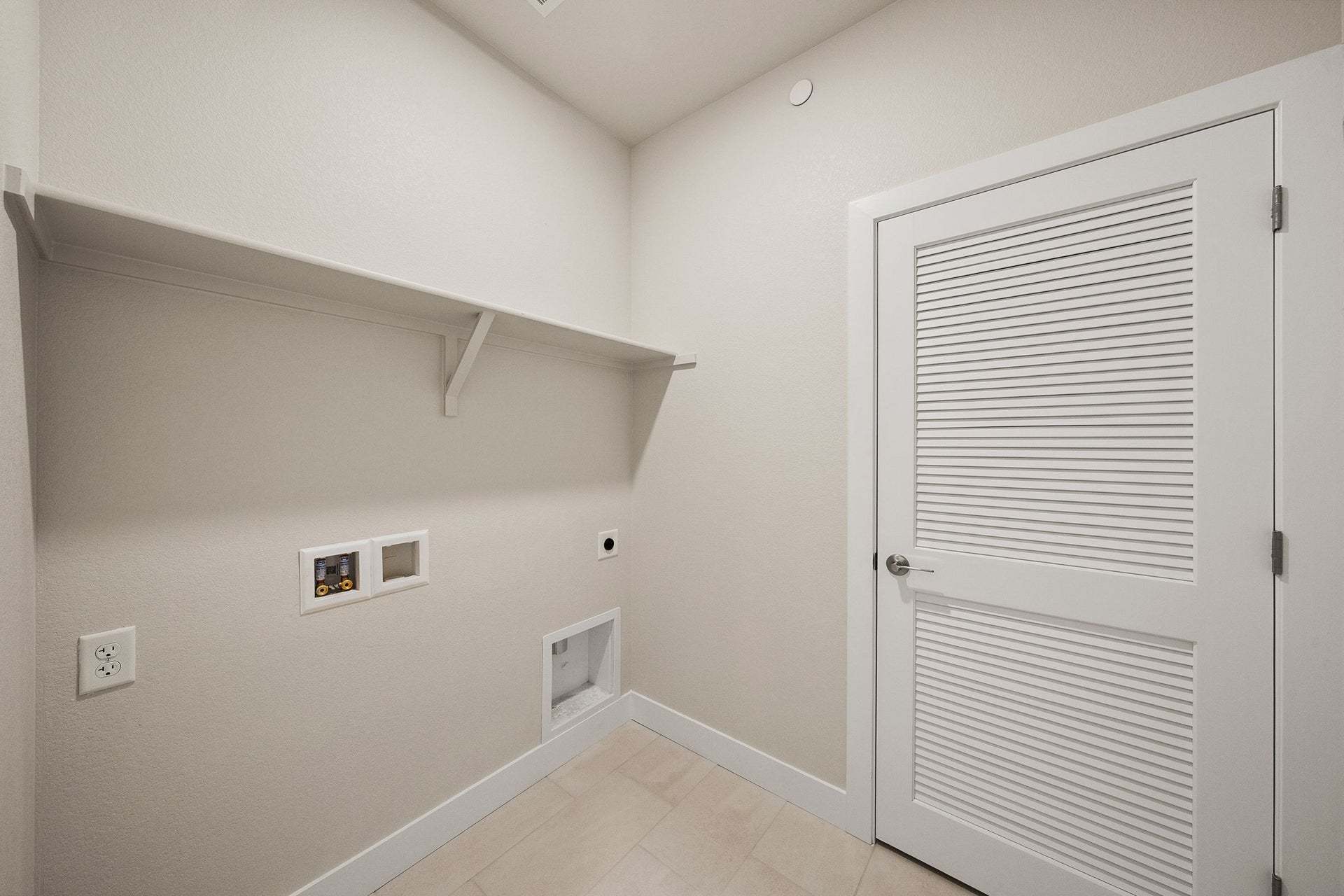 2900 W 56th Avenue | Berkeley Villas in Denver| Plan 1 | Laundry