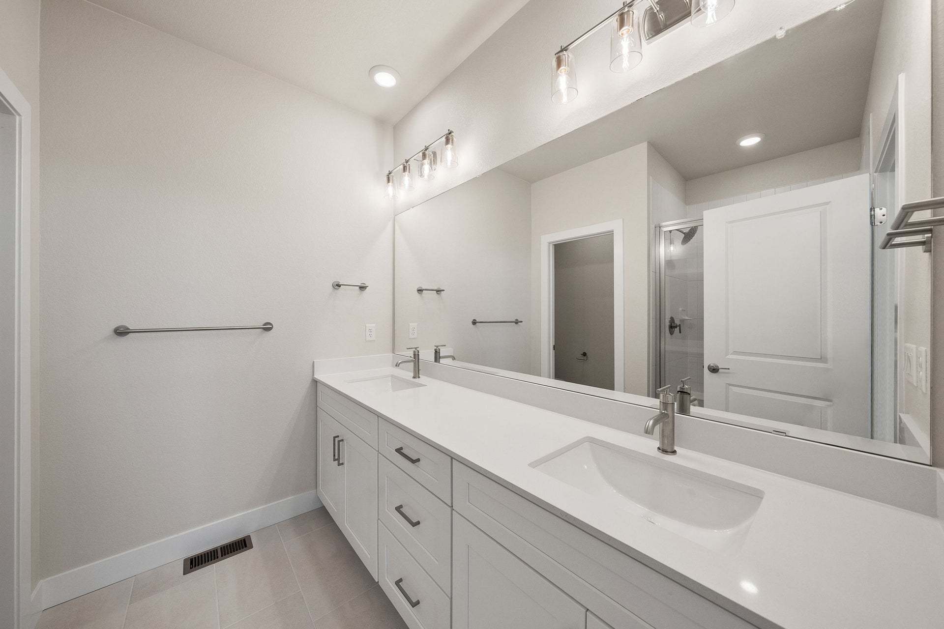 2900 W 56th Avenue | Berkeley Villas in Denver| Plan 1 | Primary Bath