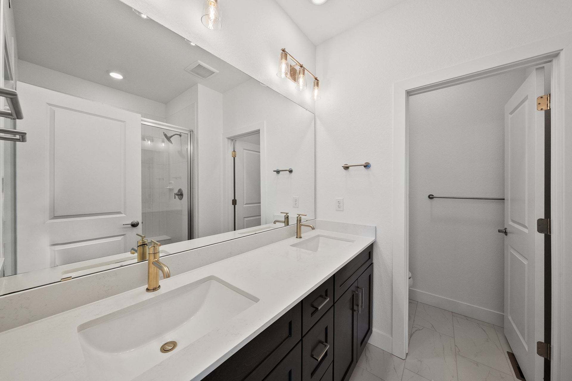 2896 W 56th Avenue | Berkeley Villas in Denver| Plan 2 | Primary Bath