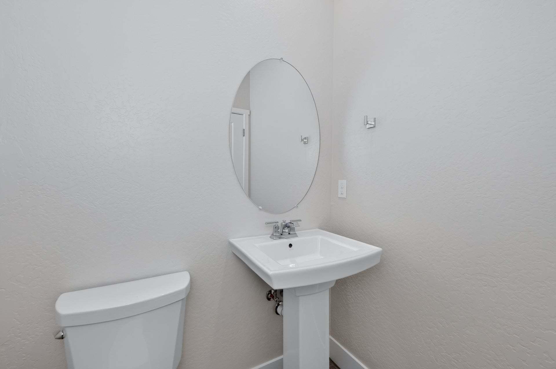 Homesite 86 | Powder Bathroom